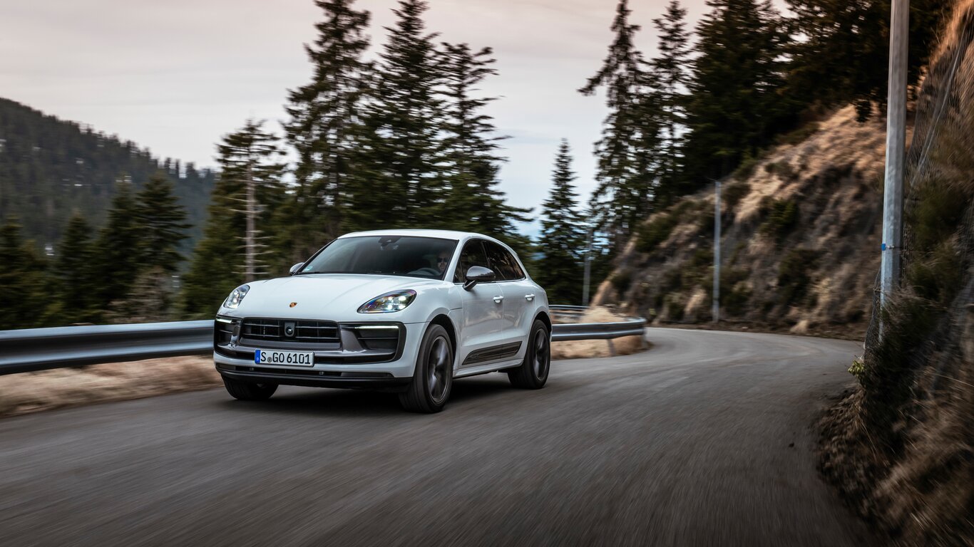 Porsche Macan S Wallpapers