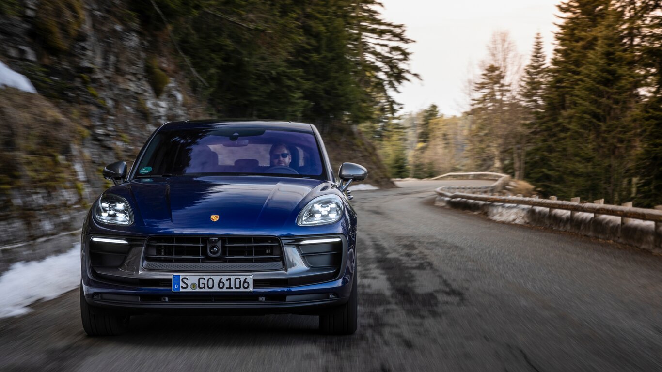 Porsche Macan S Wallpapers