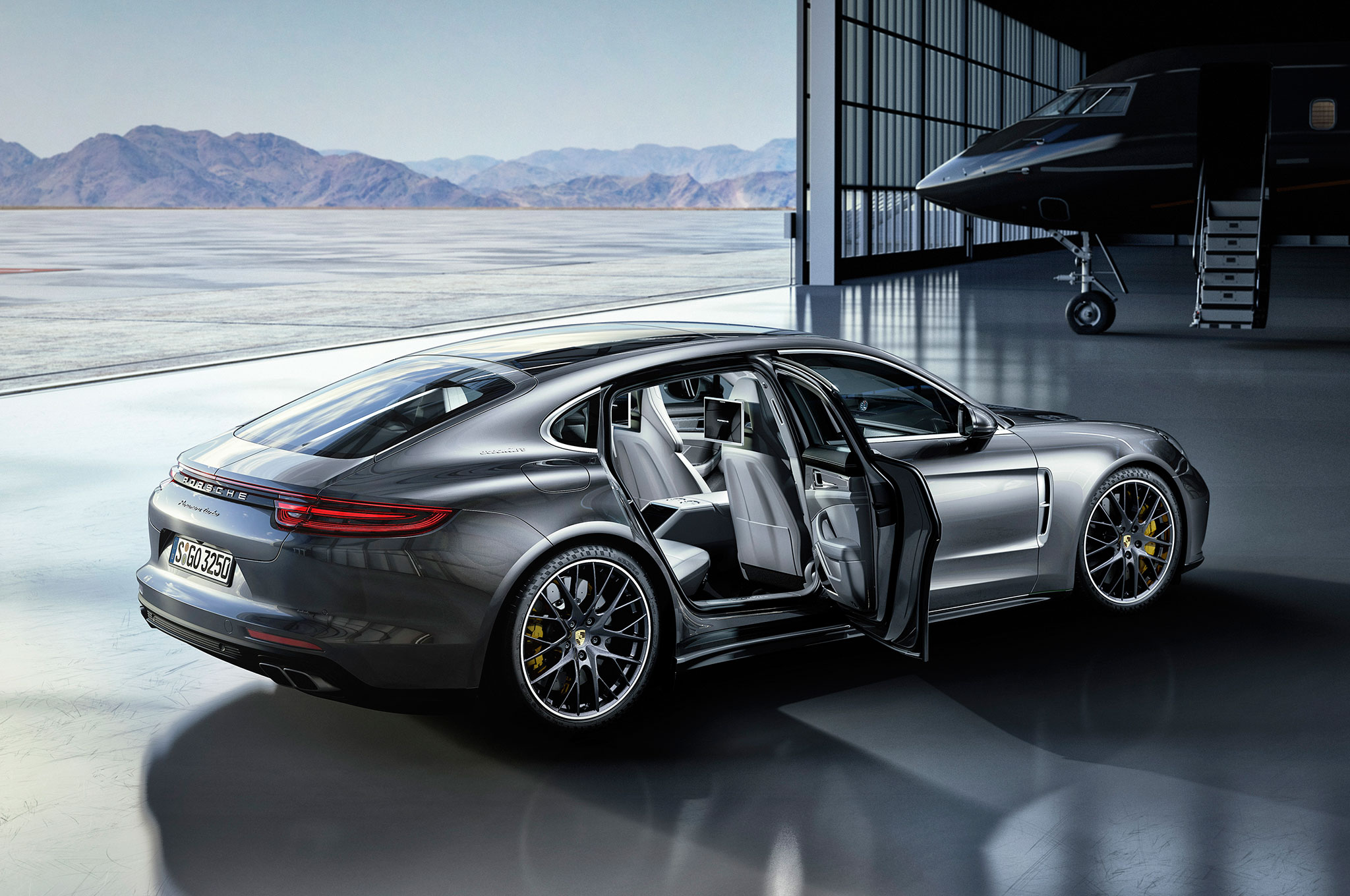 Porsche Panamera 4S Wallpapers