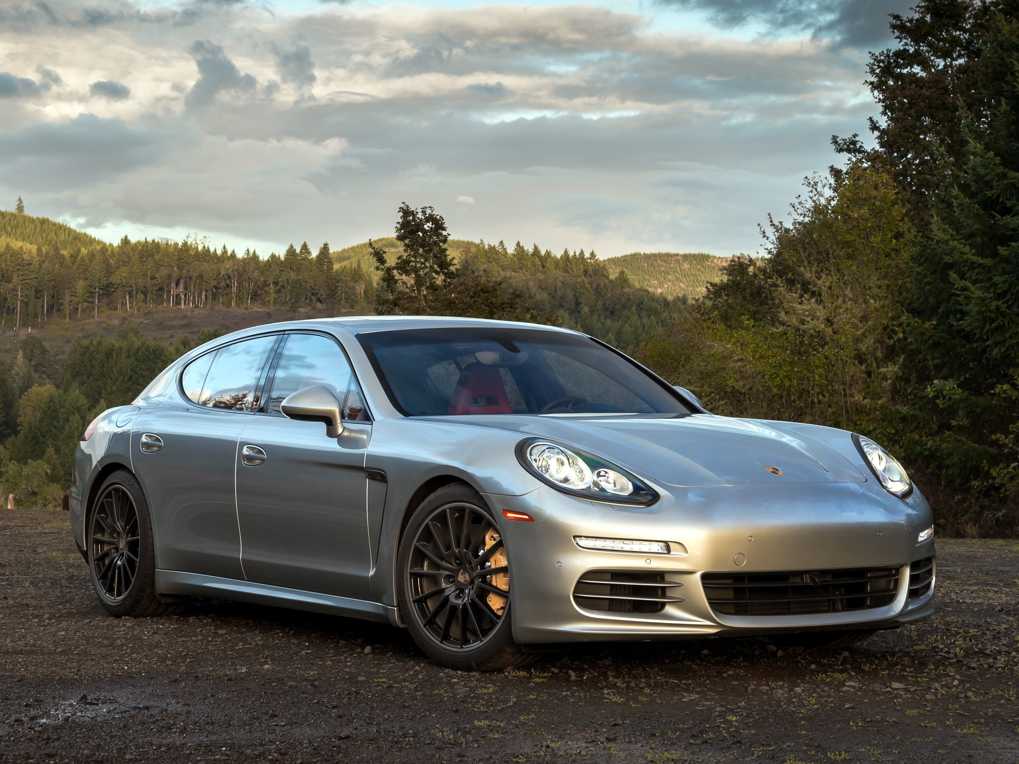 Porsche Panamera 4S Wallpapers