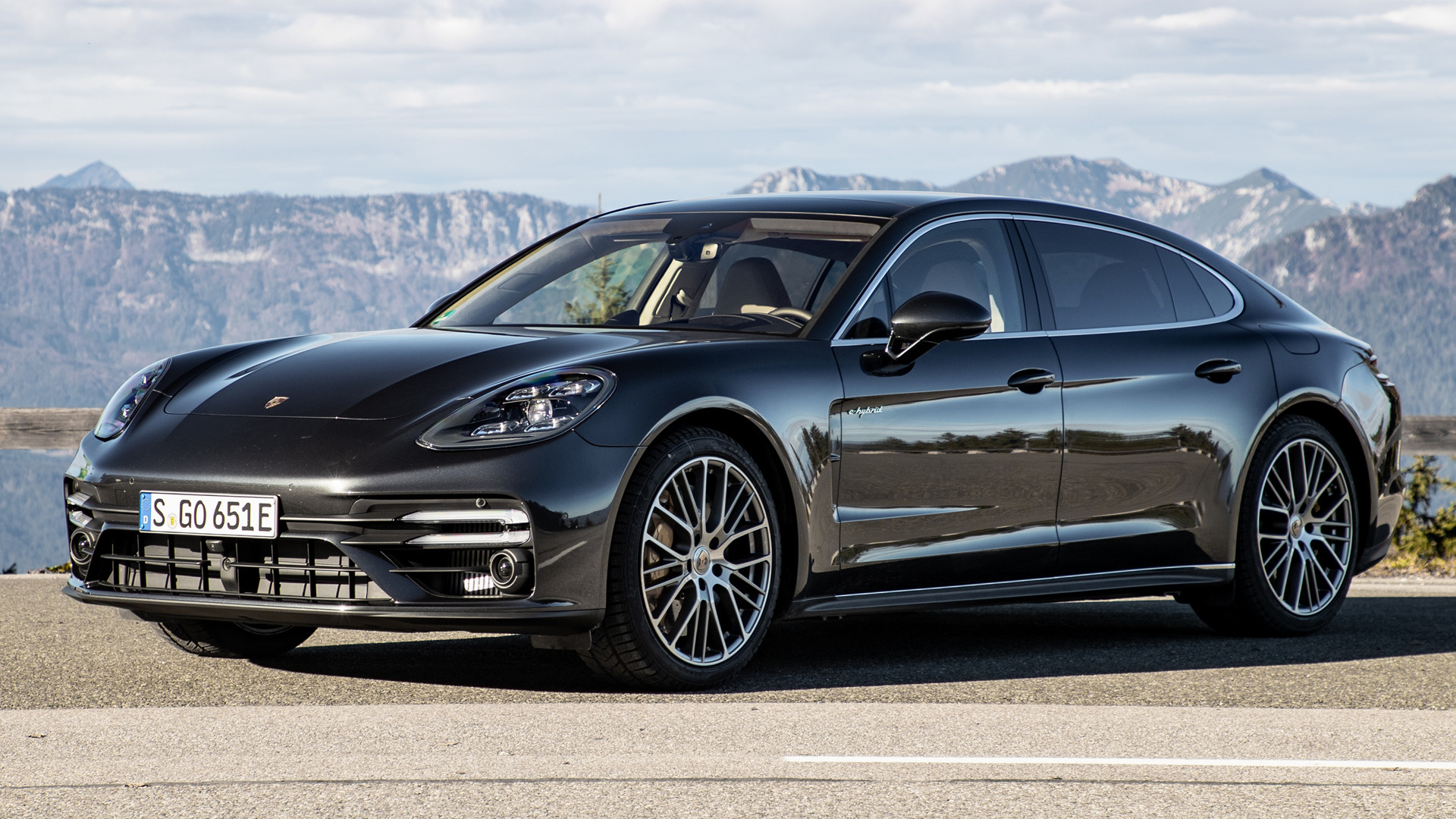 Porsche Panamera S E-Hybrid Wallpapers