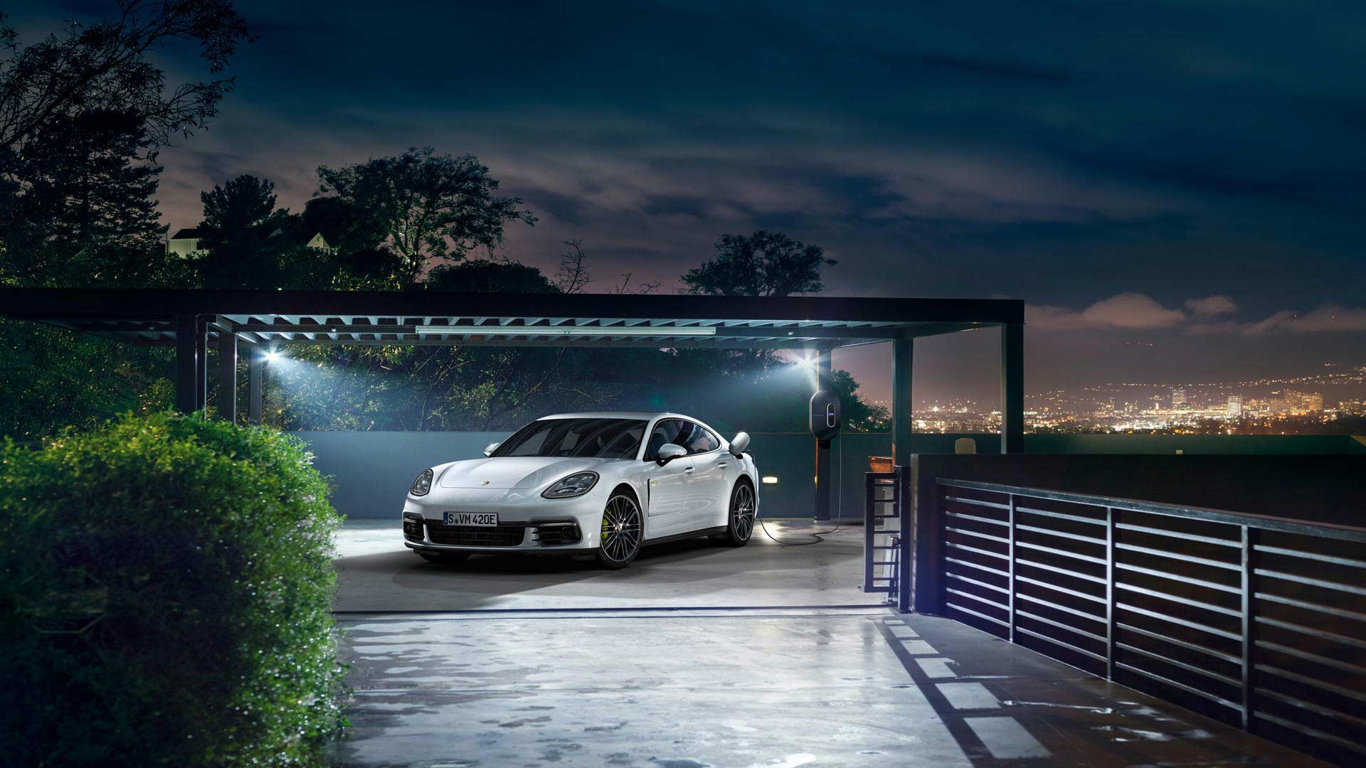 Porsche Panamera S E-Hybrid Wallpapers