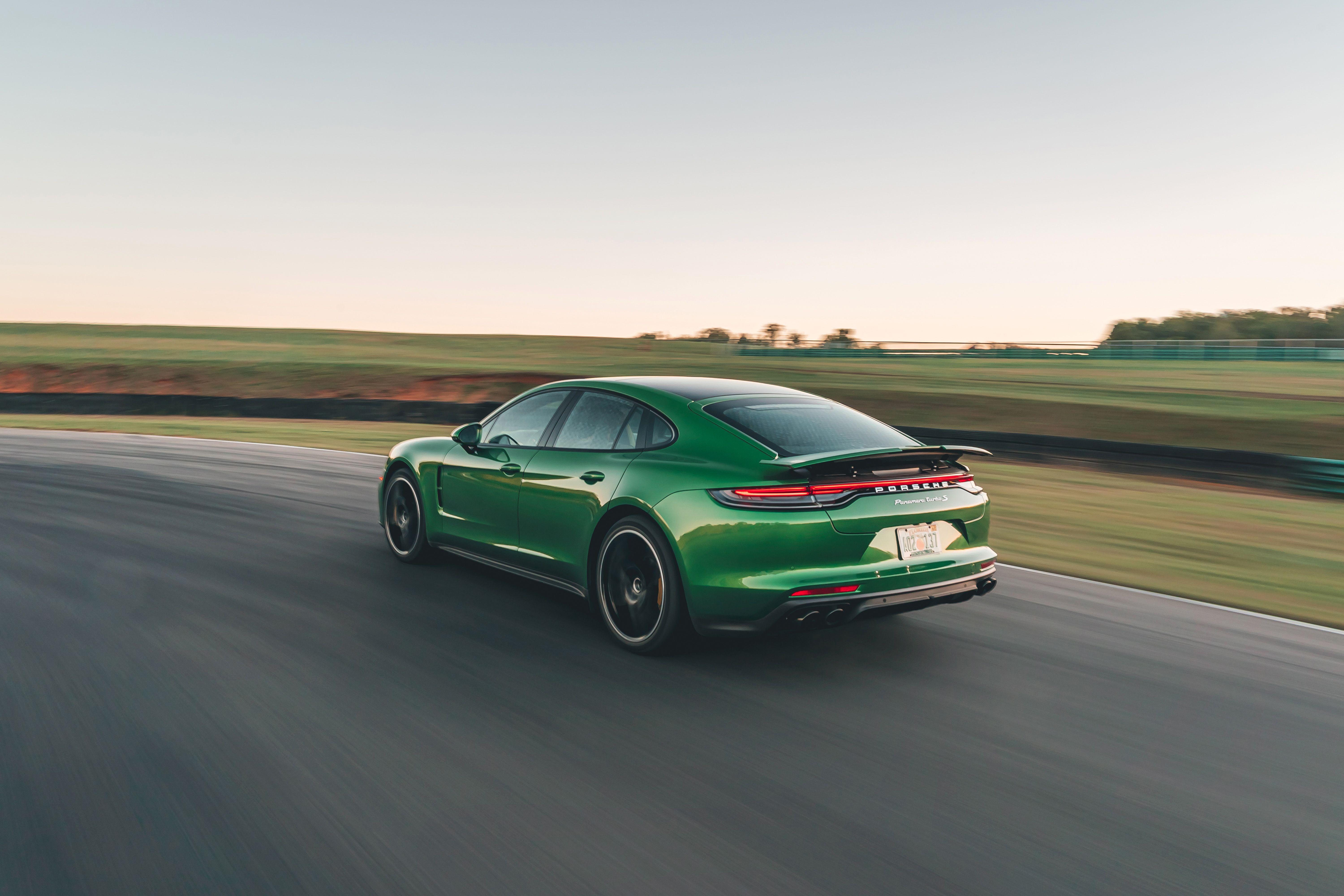 Porsche Panamera Turbo S Executive Wallpapers