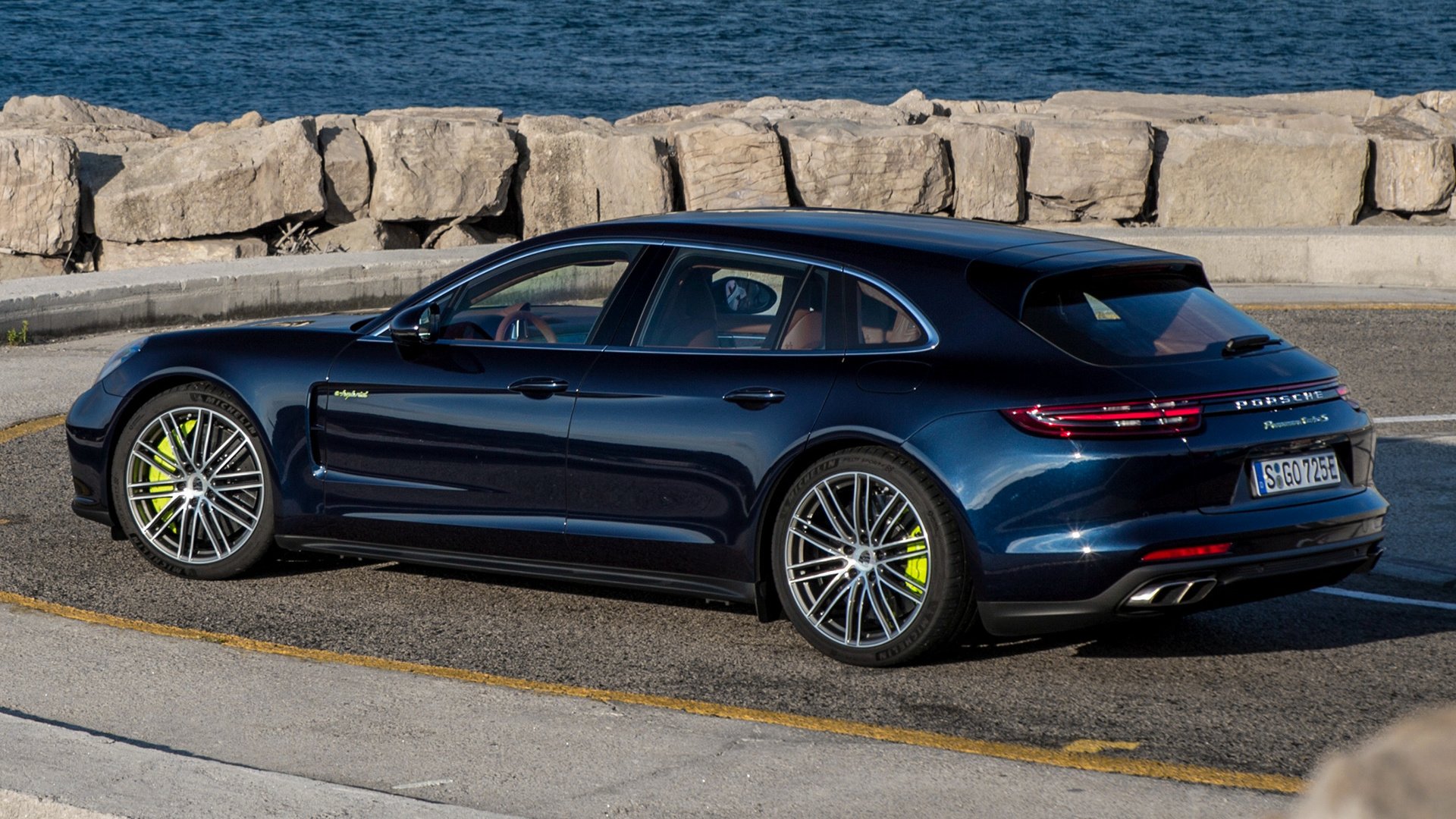 Porsche Panamera Turbo S Sport Turismo Wallpapers