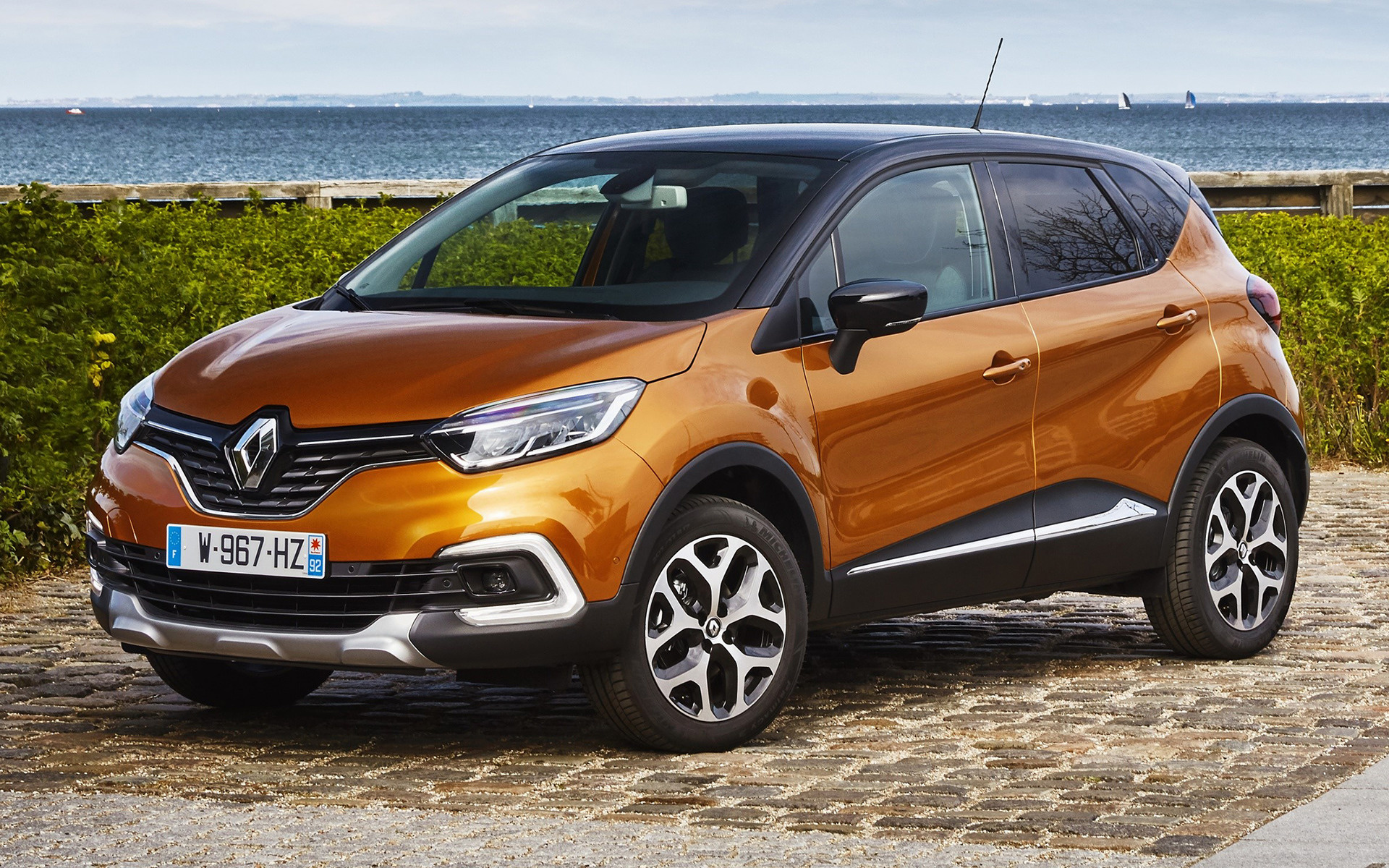 Renault Captur Wallpapers