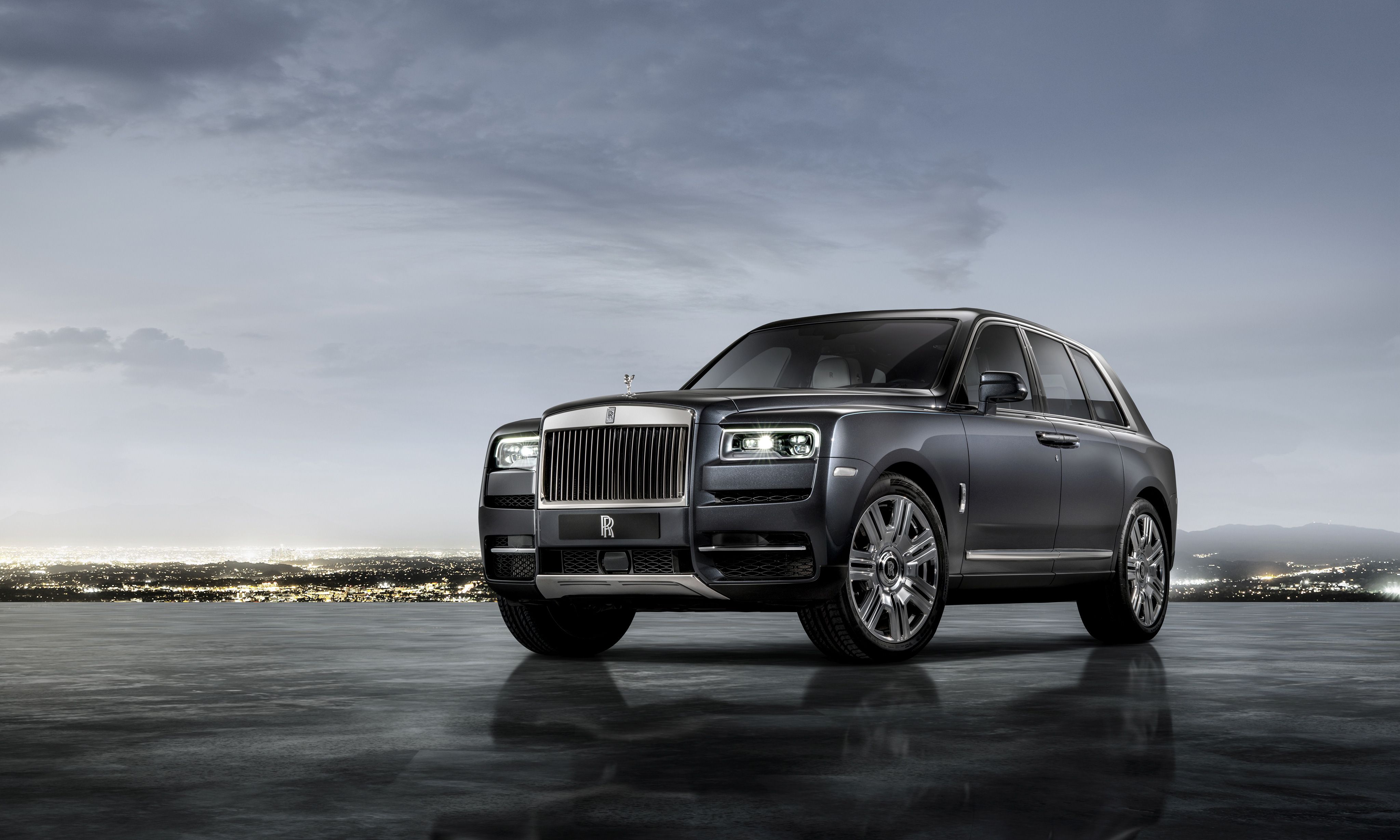 Rolls Royce Cullinan Wallpapers