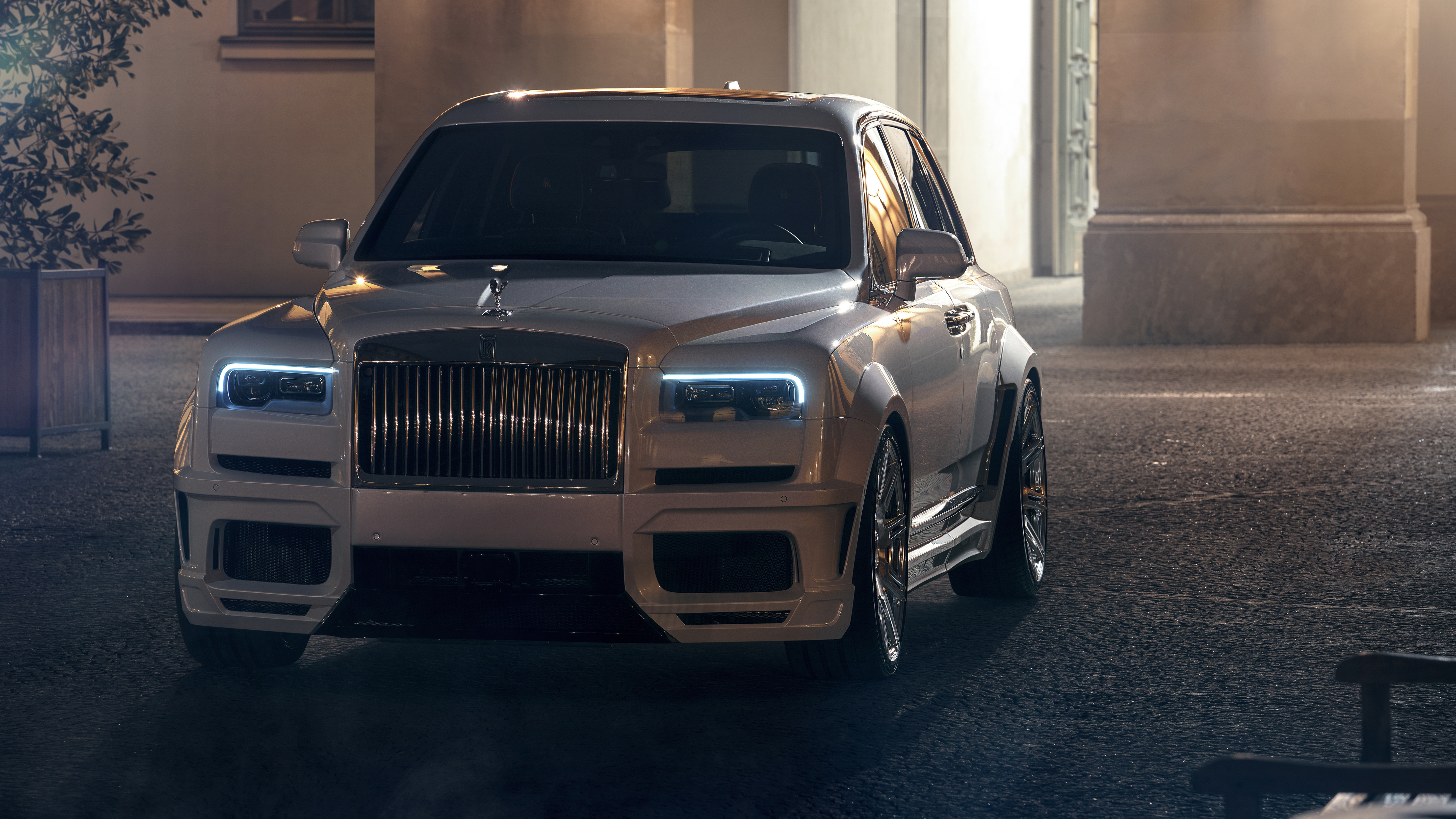 Rolls Royce Cullinan Wallpapers