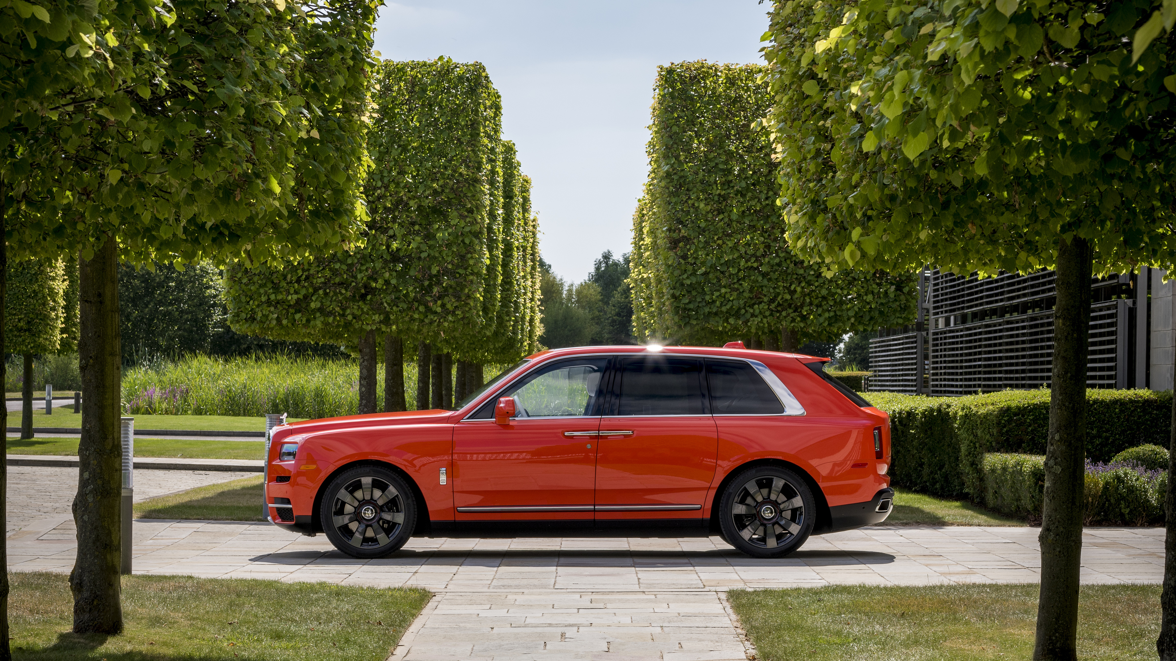 Rolls Royce Cullinan Wallpapers