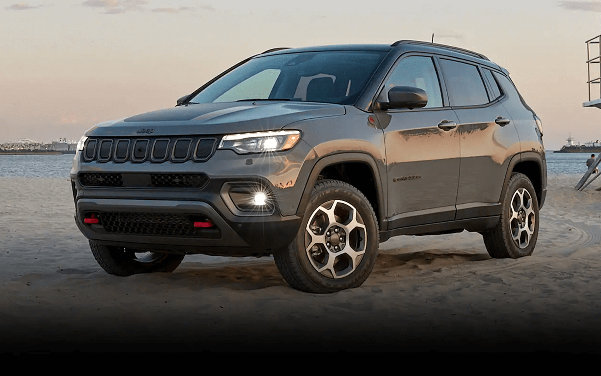 Silver 2022 Jeep Compass Wallpapers