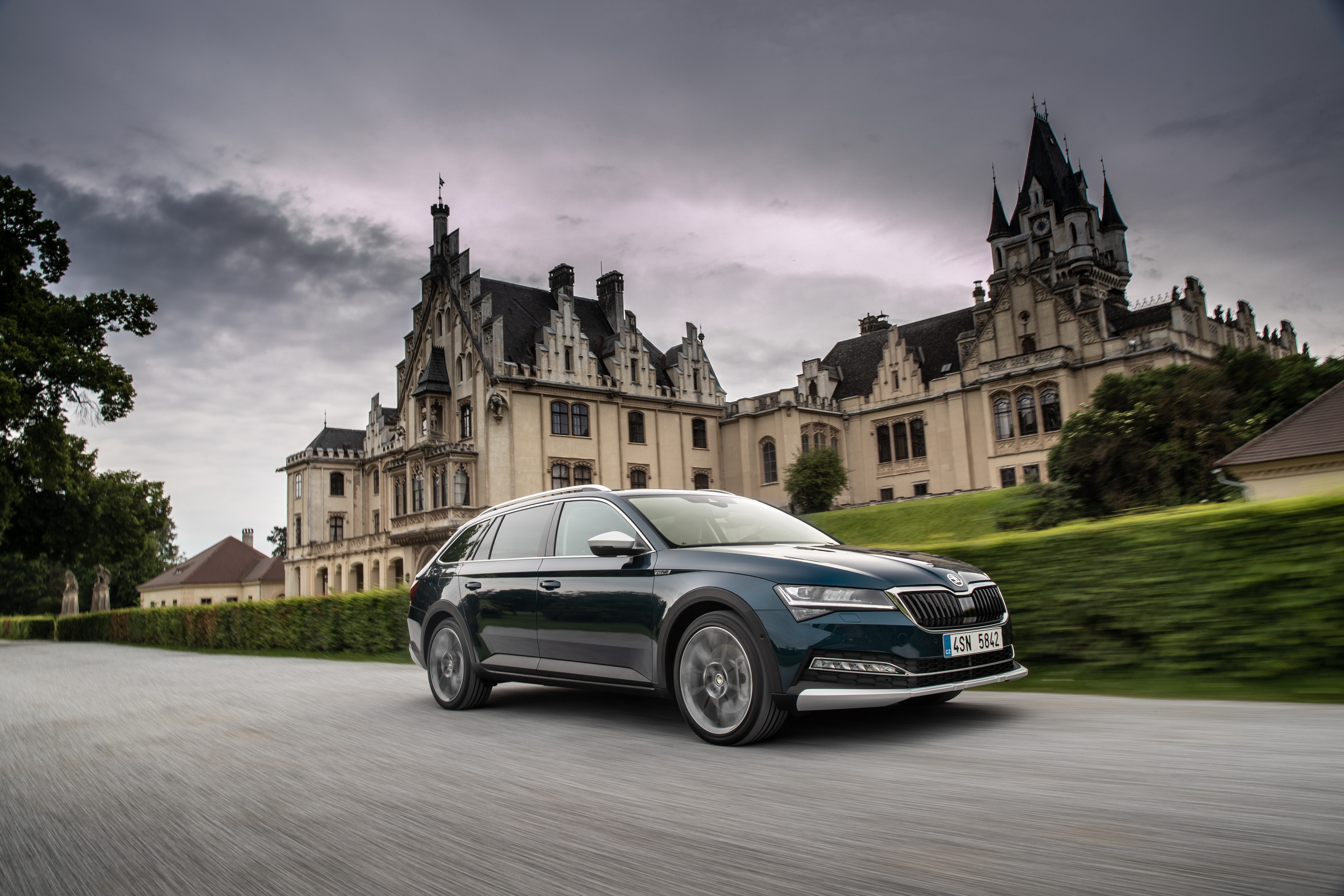 Skoda Superb Scout Wallpapers