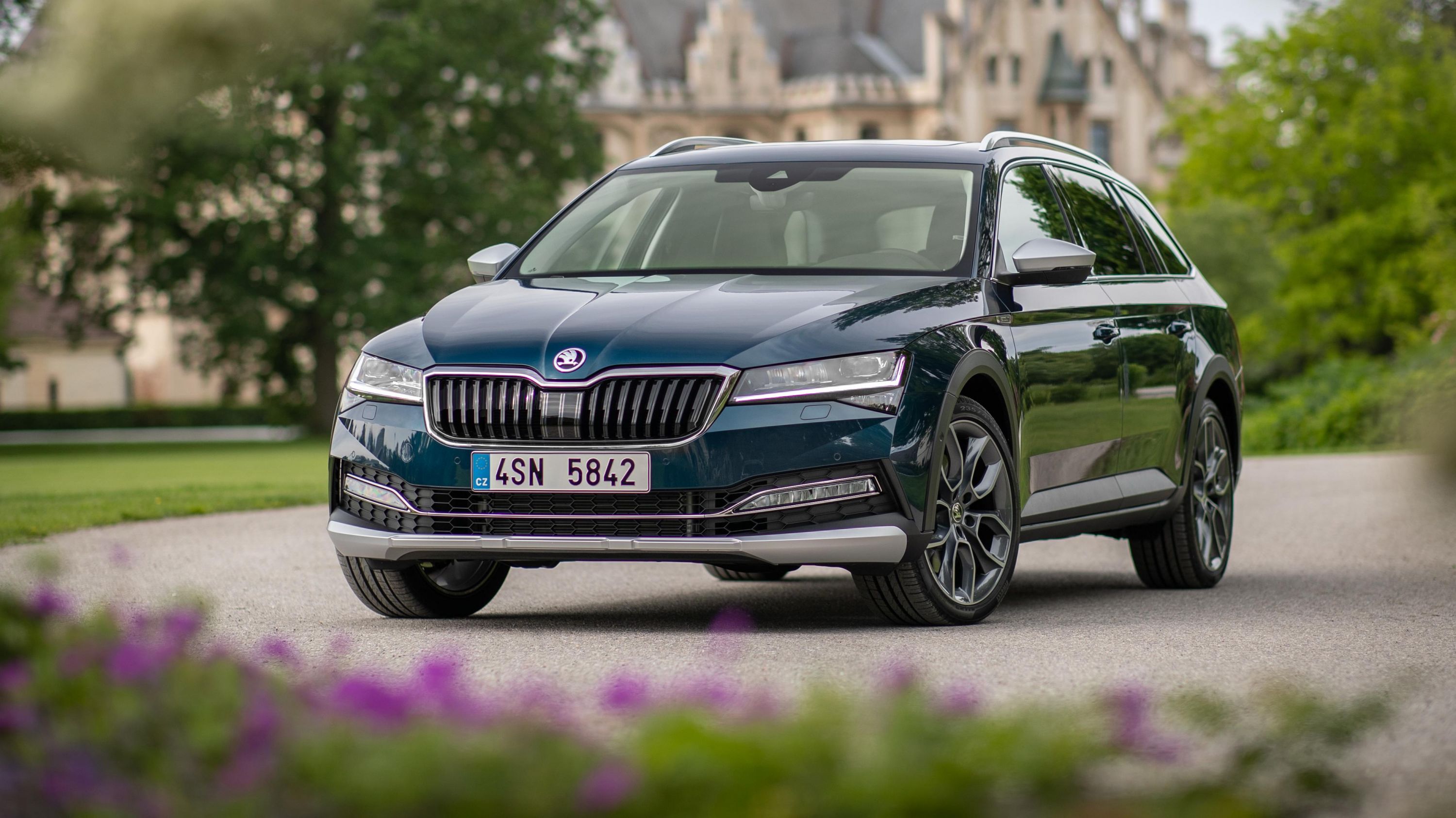 Skoda Superb Scout Wallpapers