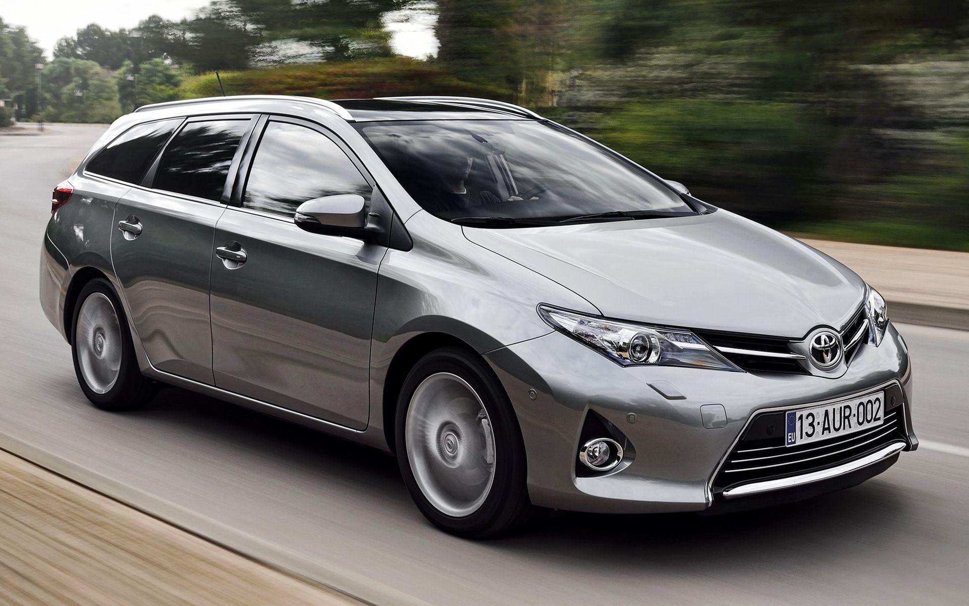 Toyota Auris Wallpapers