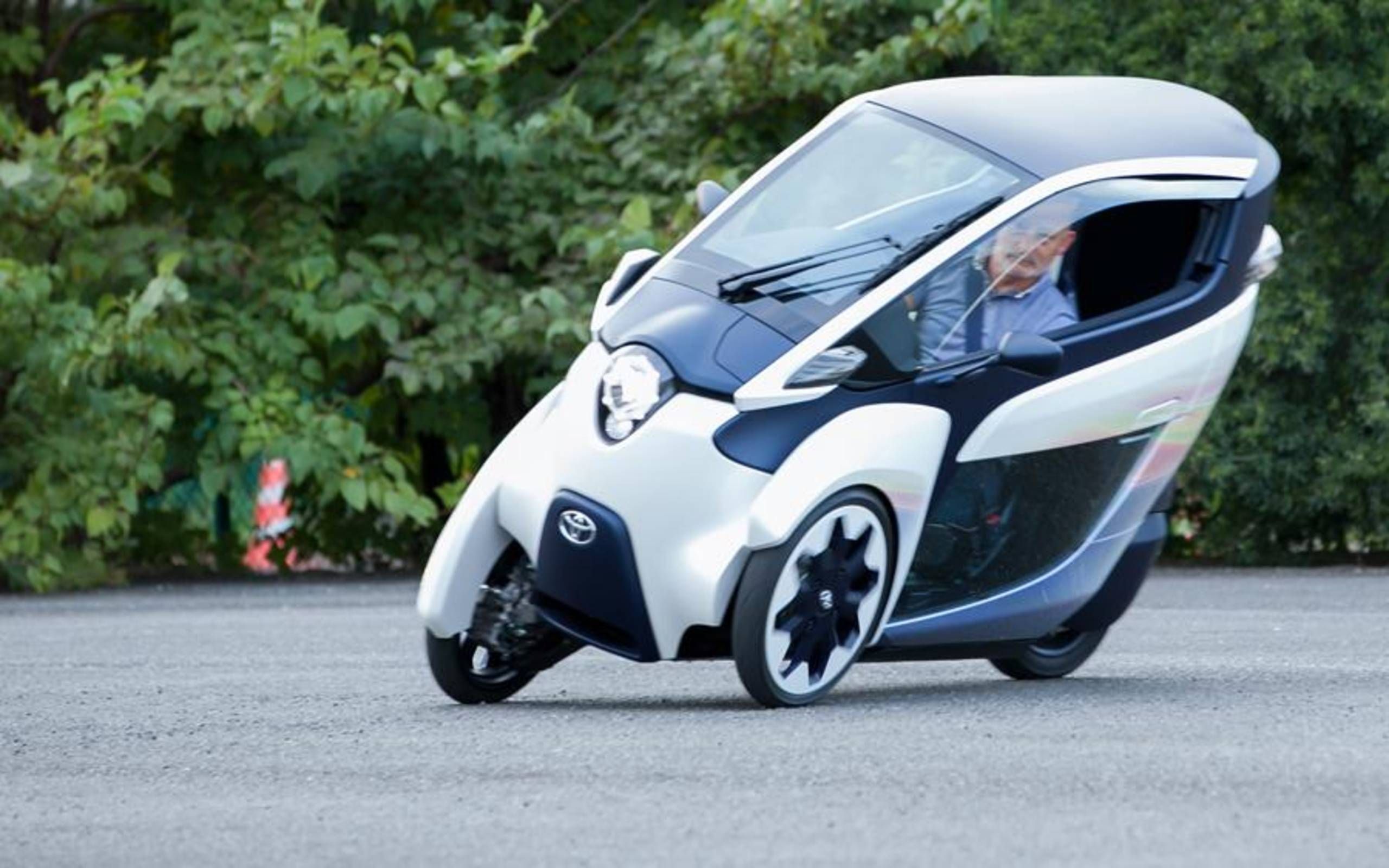 Toyota I-Road Wallpapers