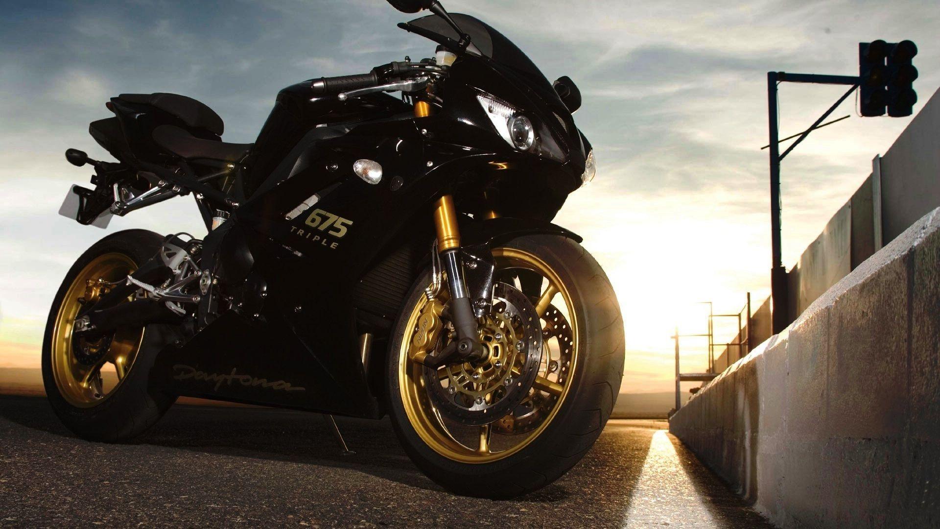 Triumph Daytona Wallpapers