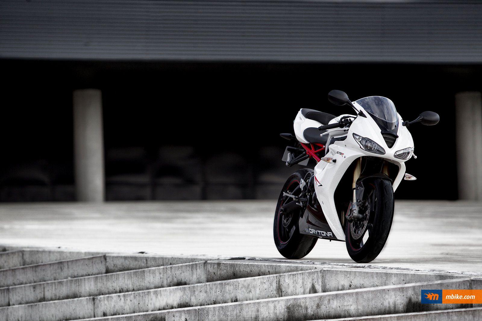 Triumph Daytona Wallpapers