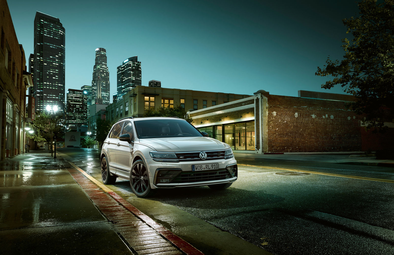 Volkswagen Tiguan R-Line Black Style Wallpapers