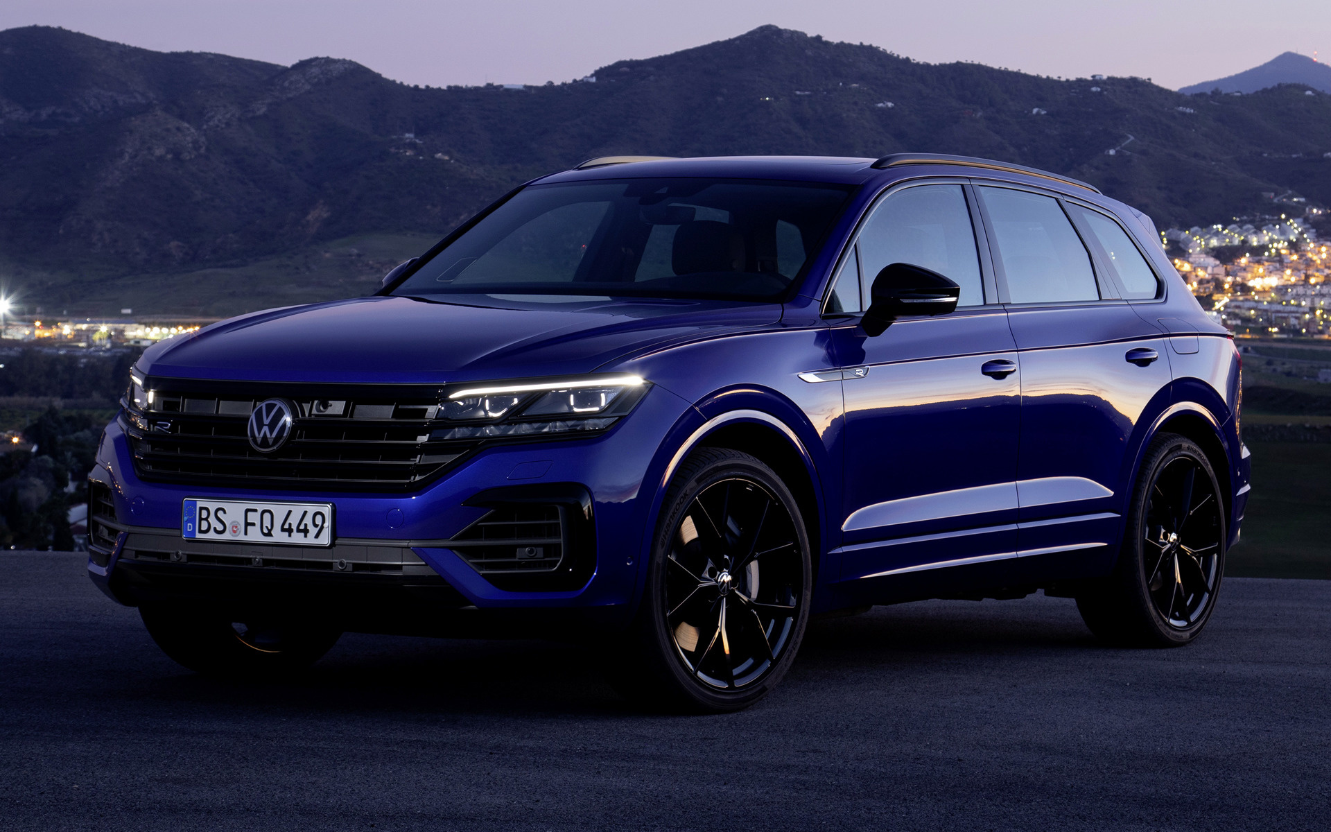 Volkswagen Touareg R-Line Wallpapers