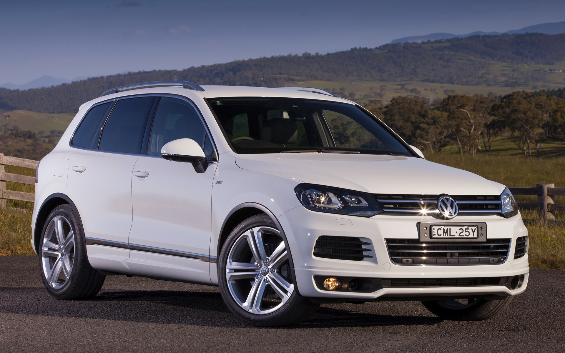 Volkswagen Touareg R-Line Wallpapers