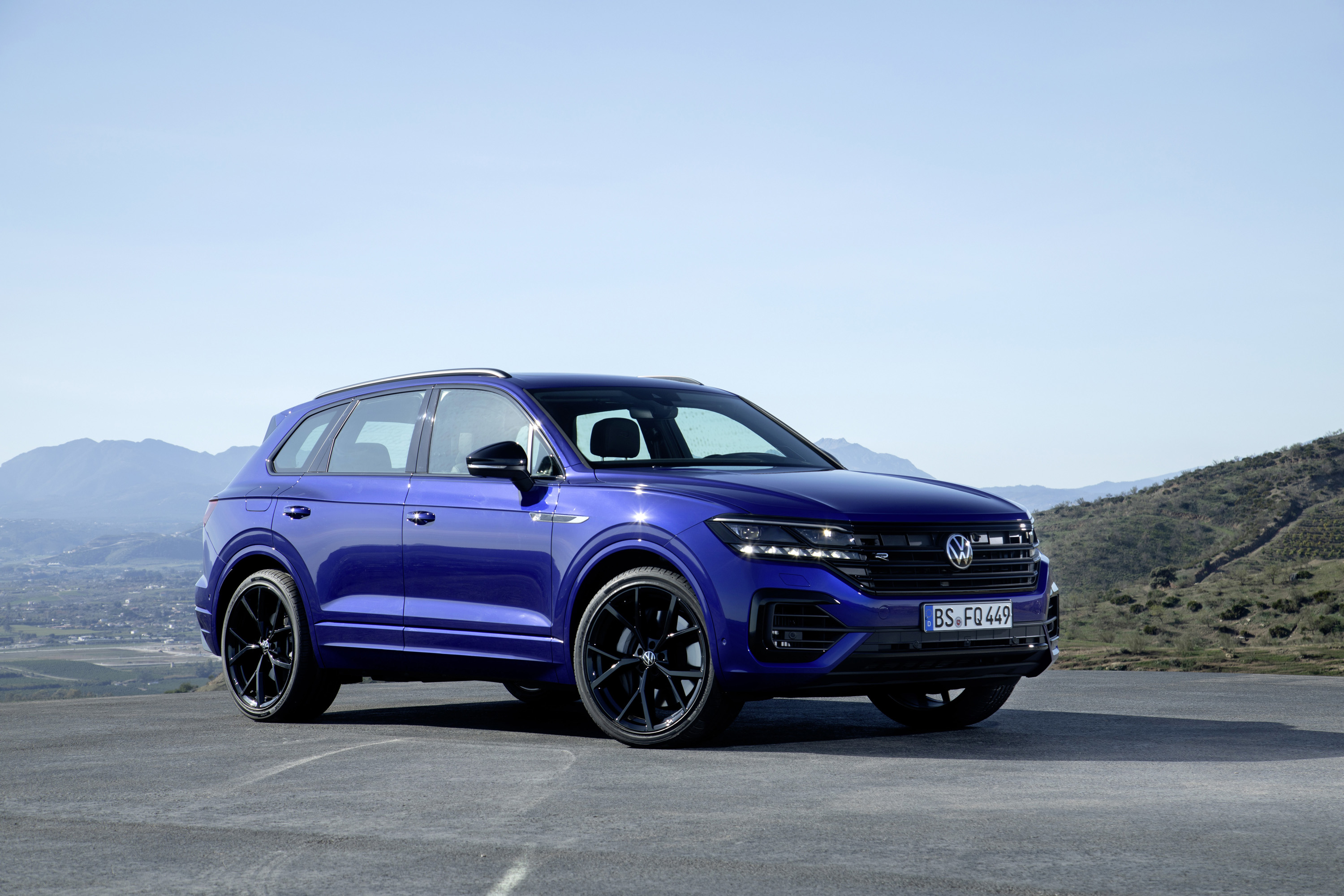 Volkswagen Touareg R-Line Wallpapers