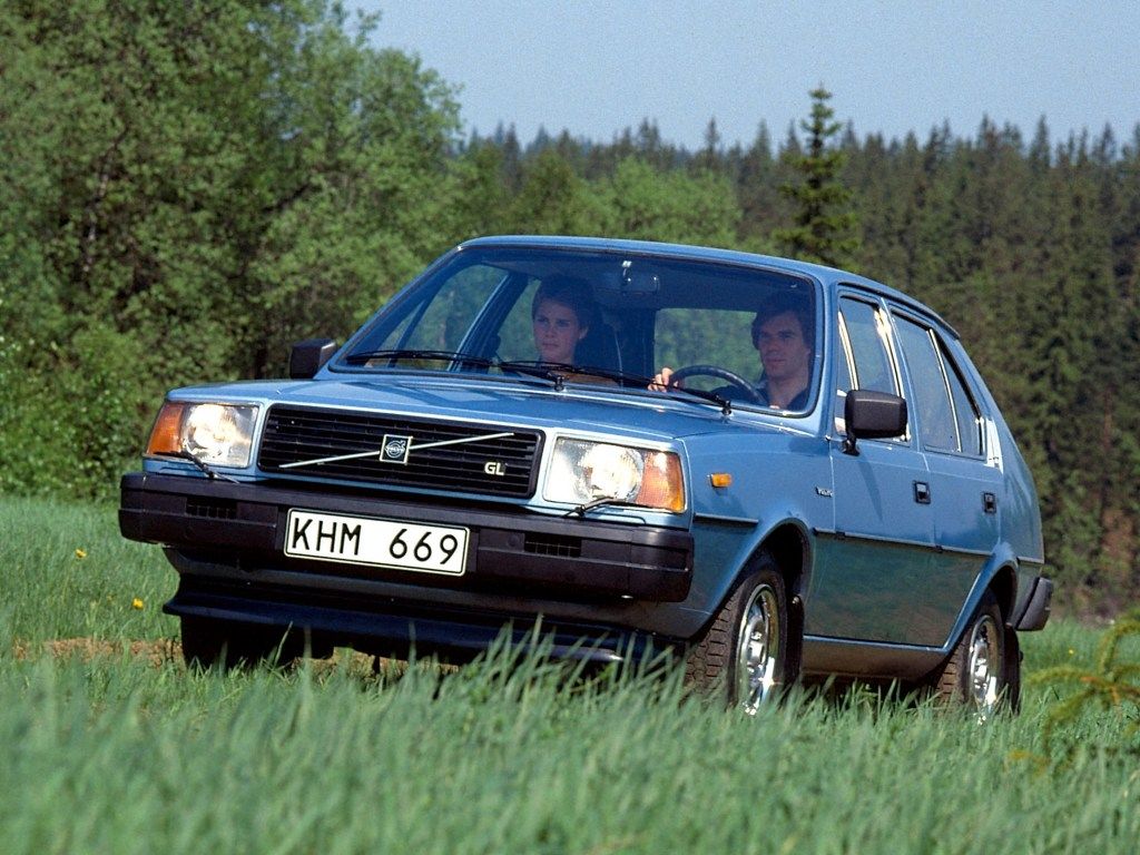 Volvo 300 Series Wallpapers