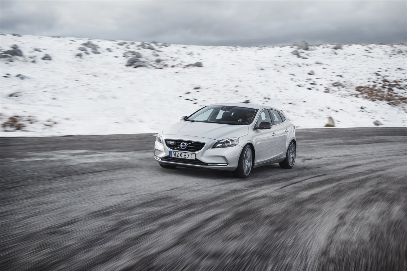 Volvo V40 Wallpapers