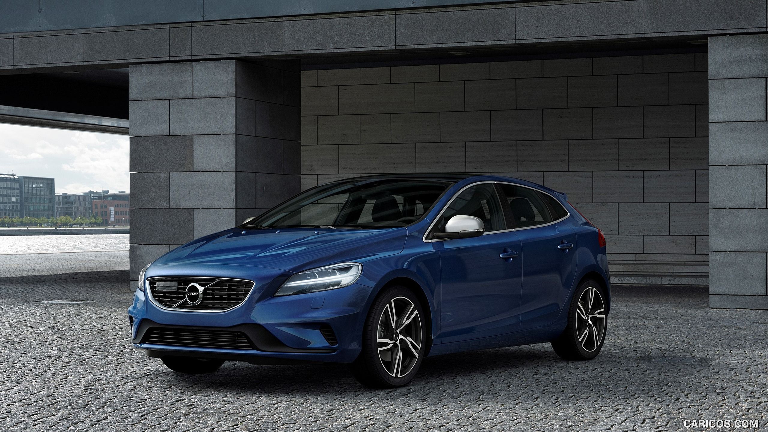 Volvo V40 2019 Wallpapers