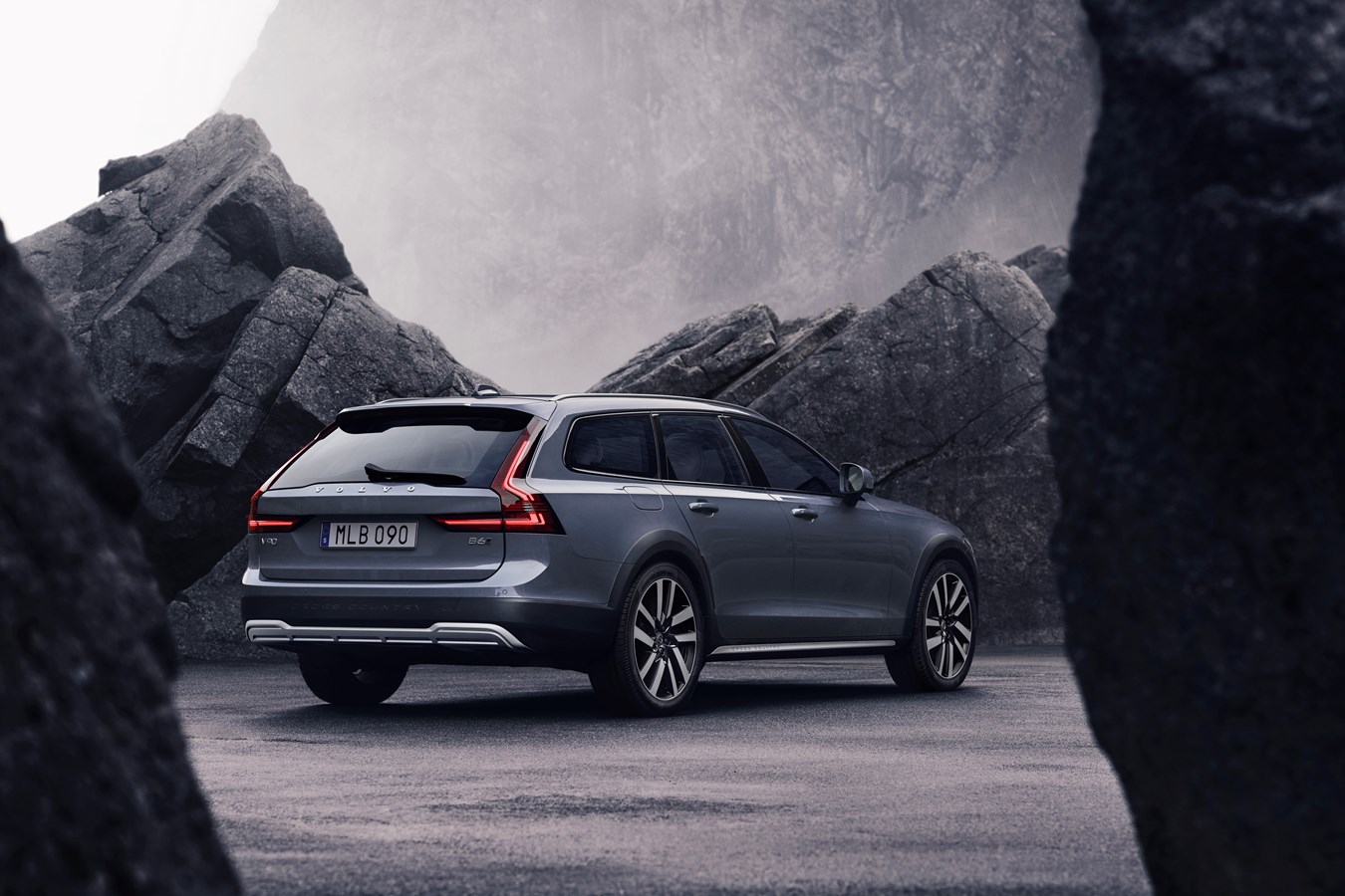 Volvo V90 B6 Awd Wallpapers