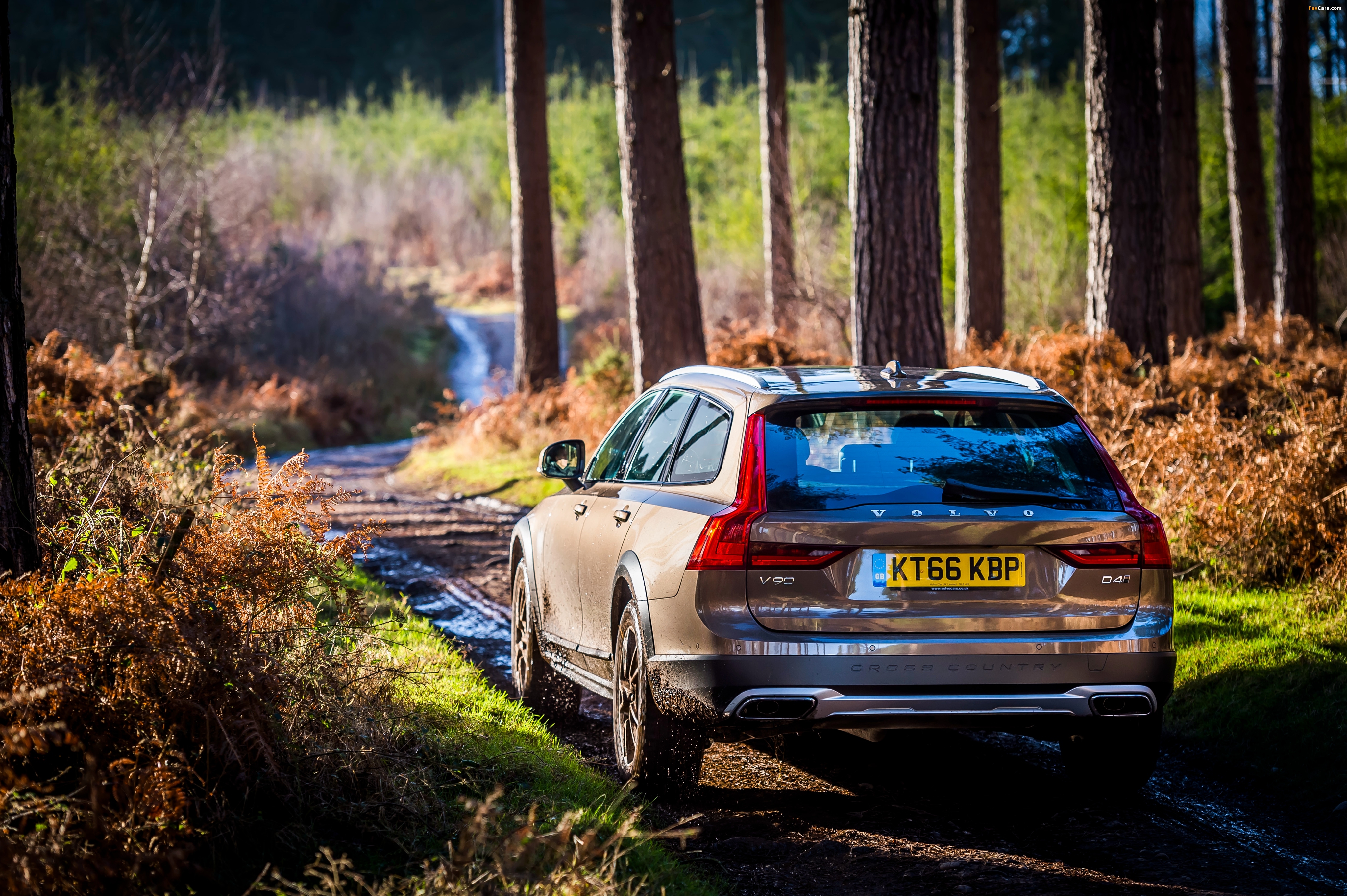 Volvo V90 Cross Country Wallpapers