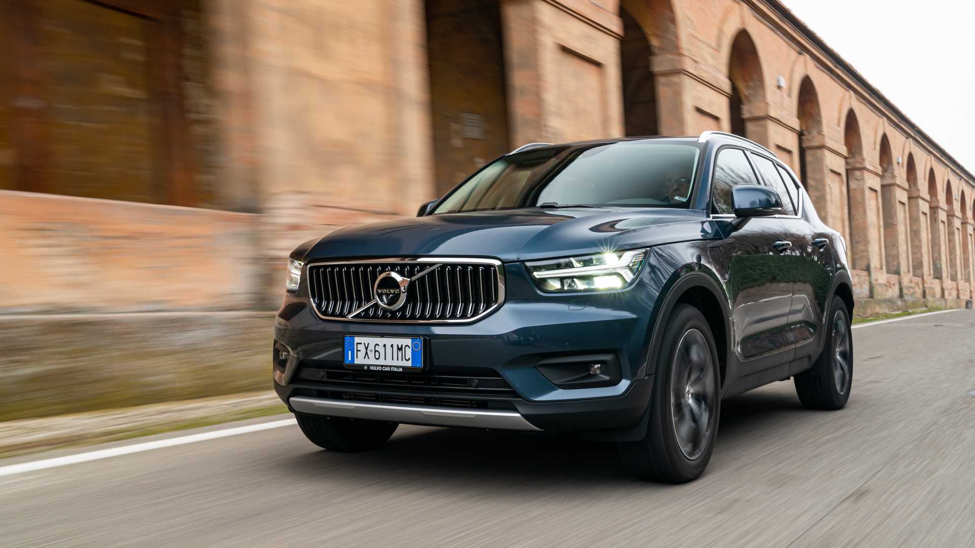 Volvo Xc40 T4 Wallpapers