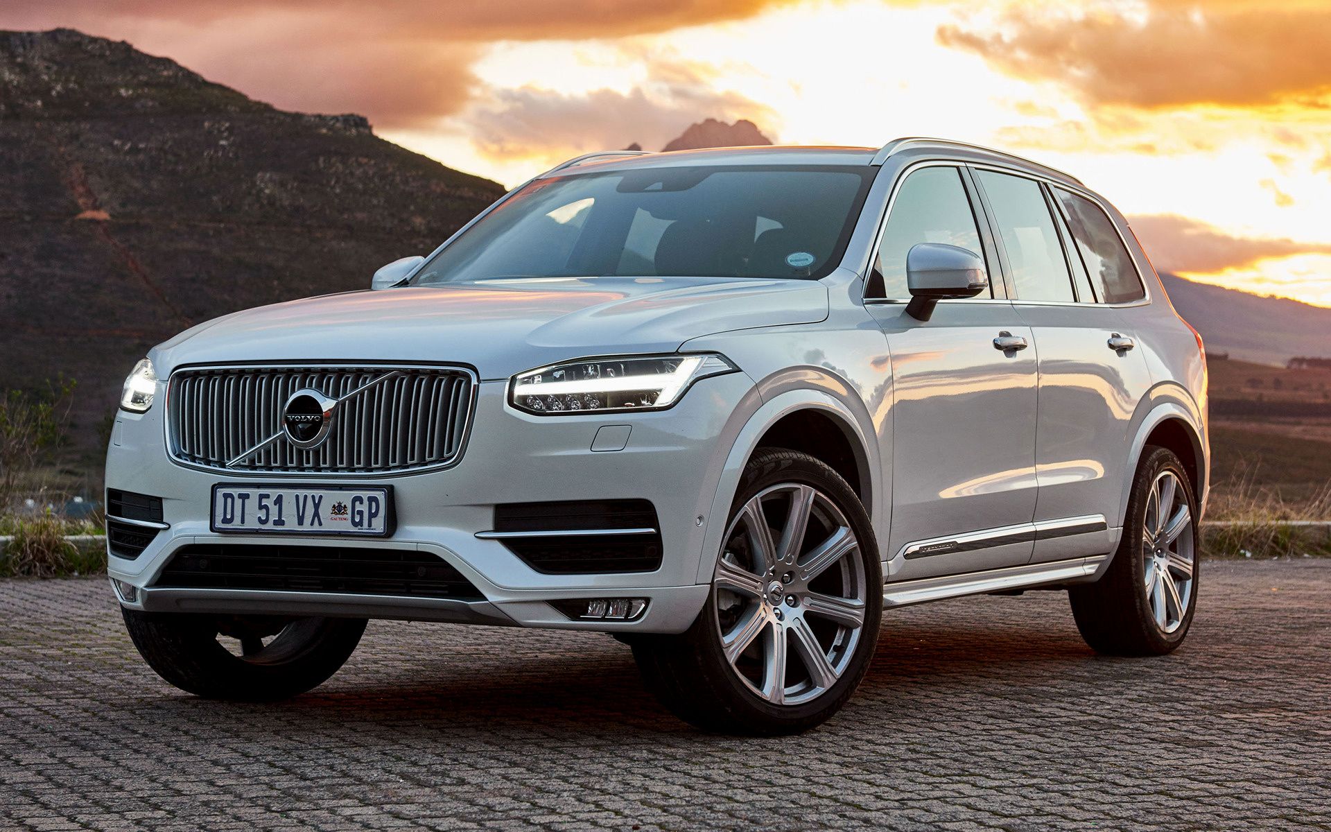 Volvo Xc90 Wallpapers