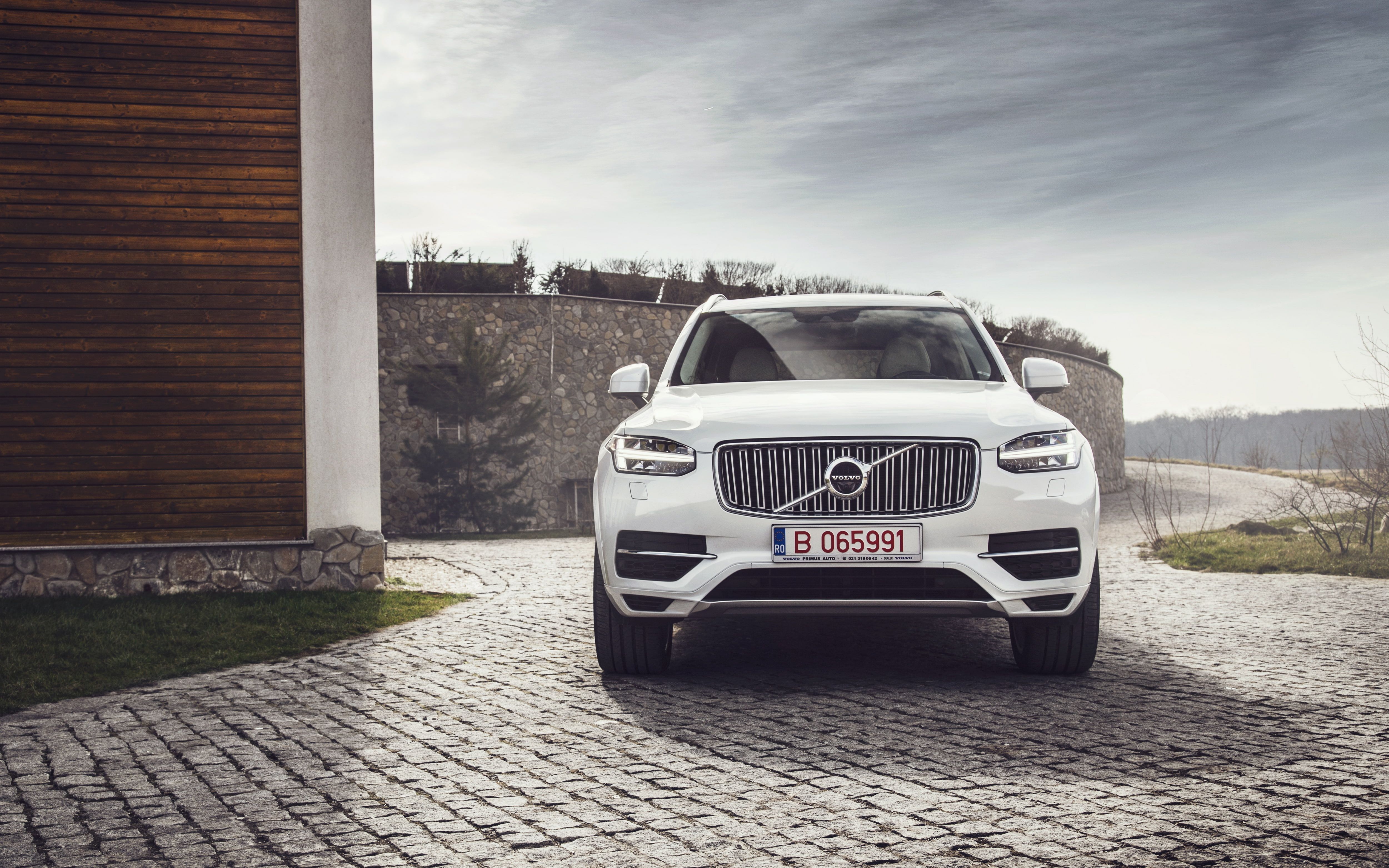 Volvo Xc90 Wallpapers