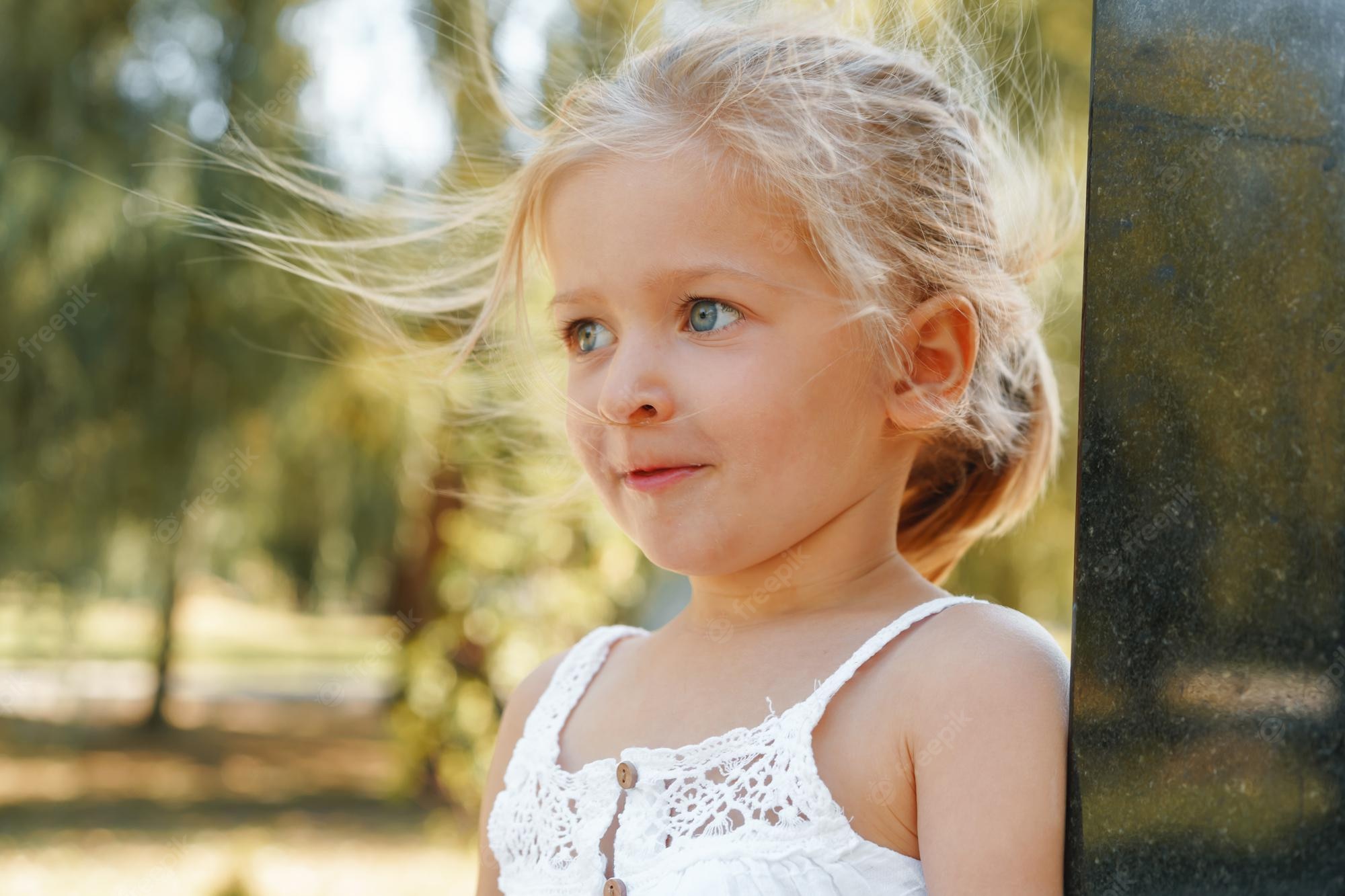 Cute Little Girl Blonde Eyes
 Wallpapers