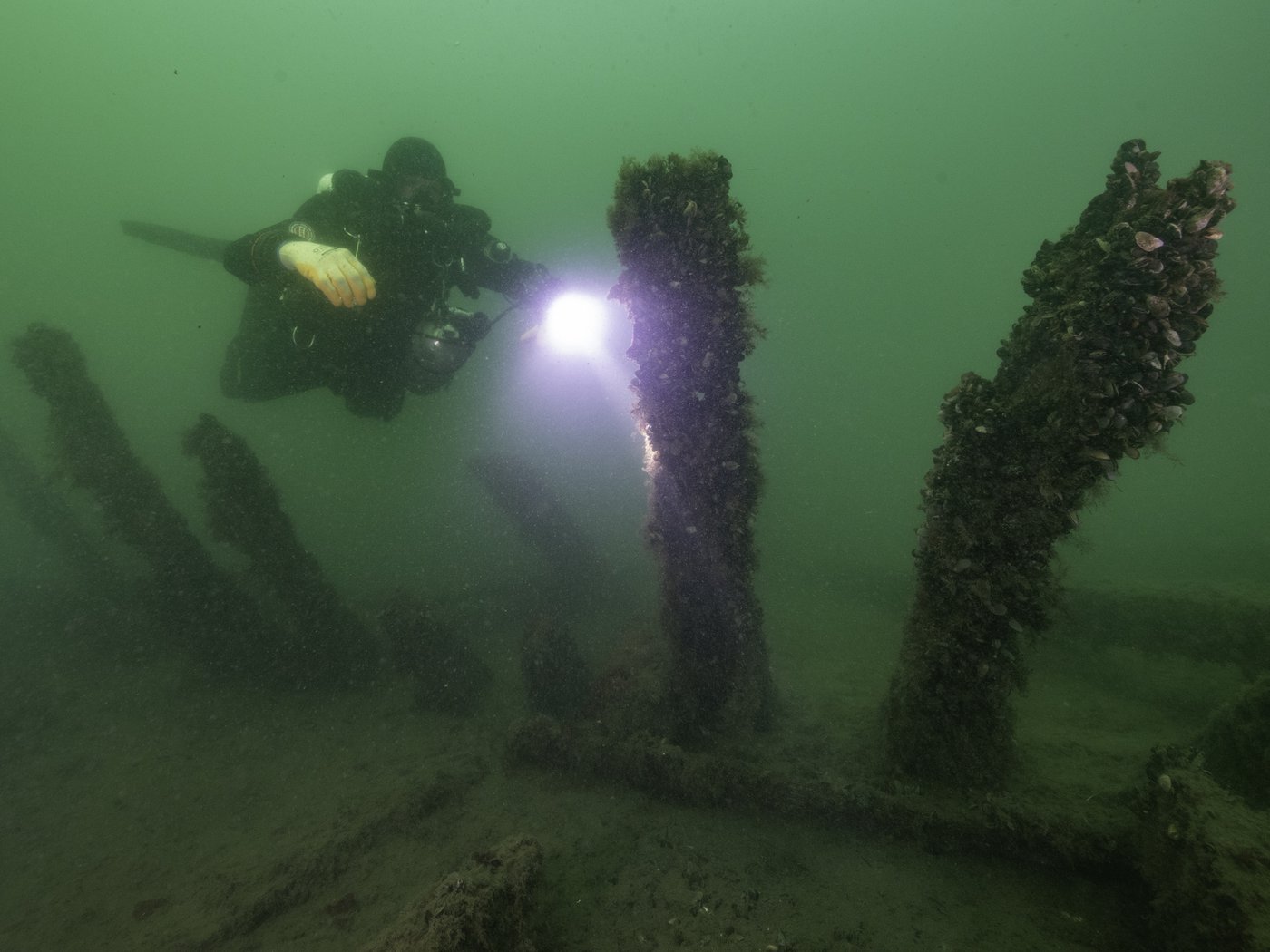 Ship And Town Underwater
 Wallpapers