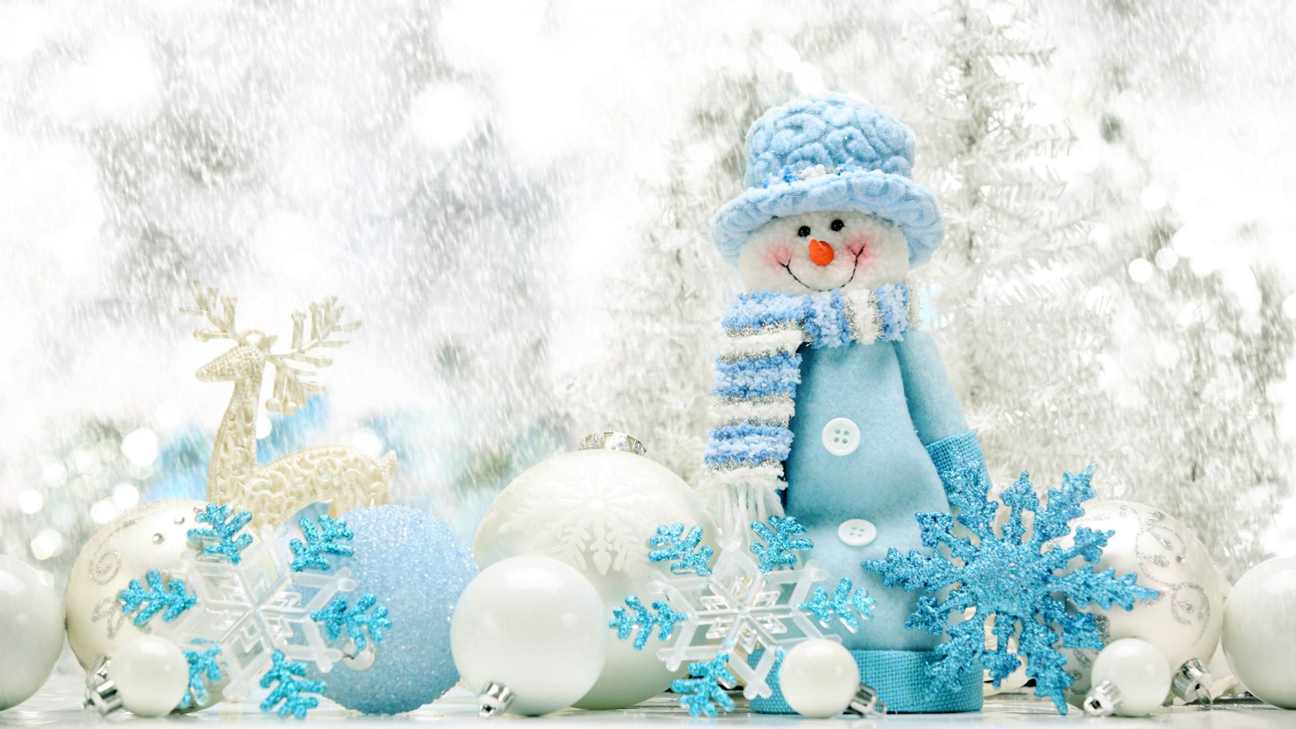 Christmas Cute Snowman Toy Wallpapers