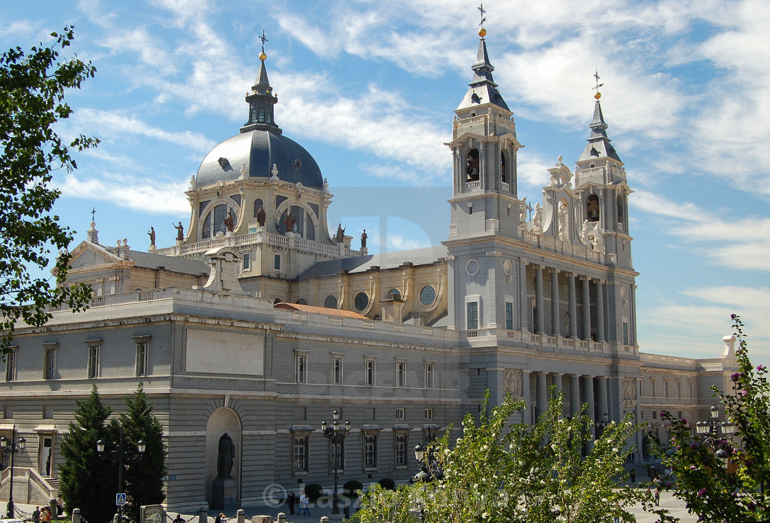 Almudena Cathedral Wallpapers
