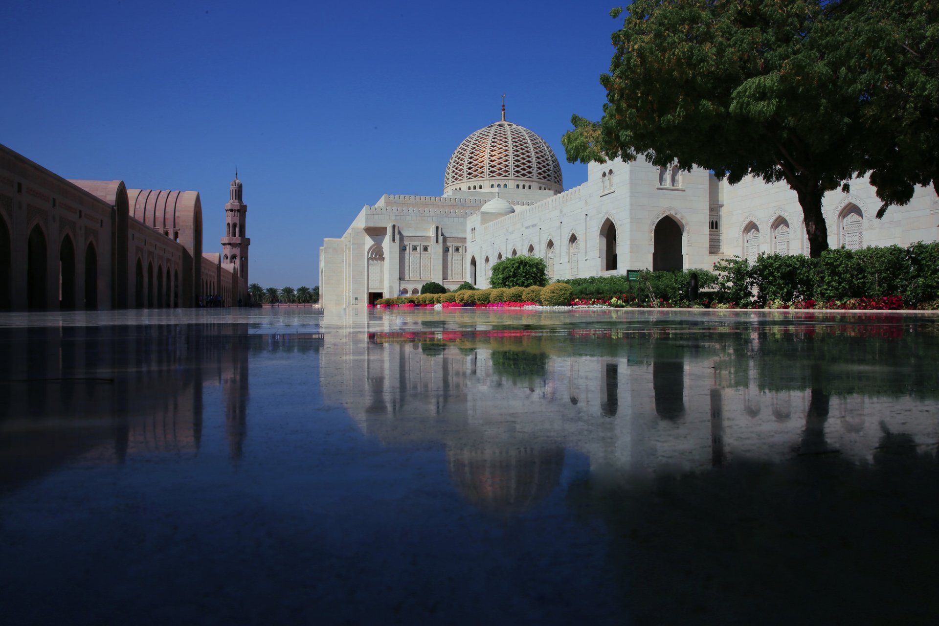 Sultan Qaboos Grand Mosque Wallpapers