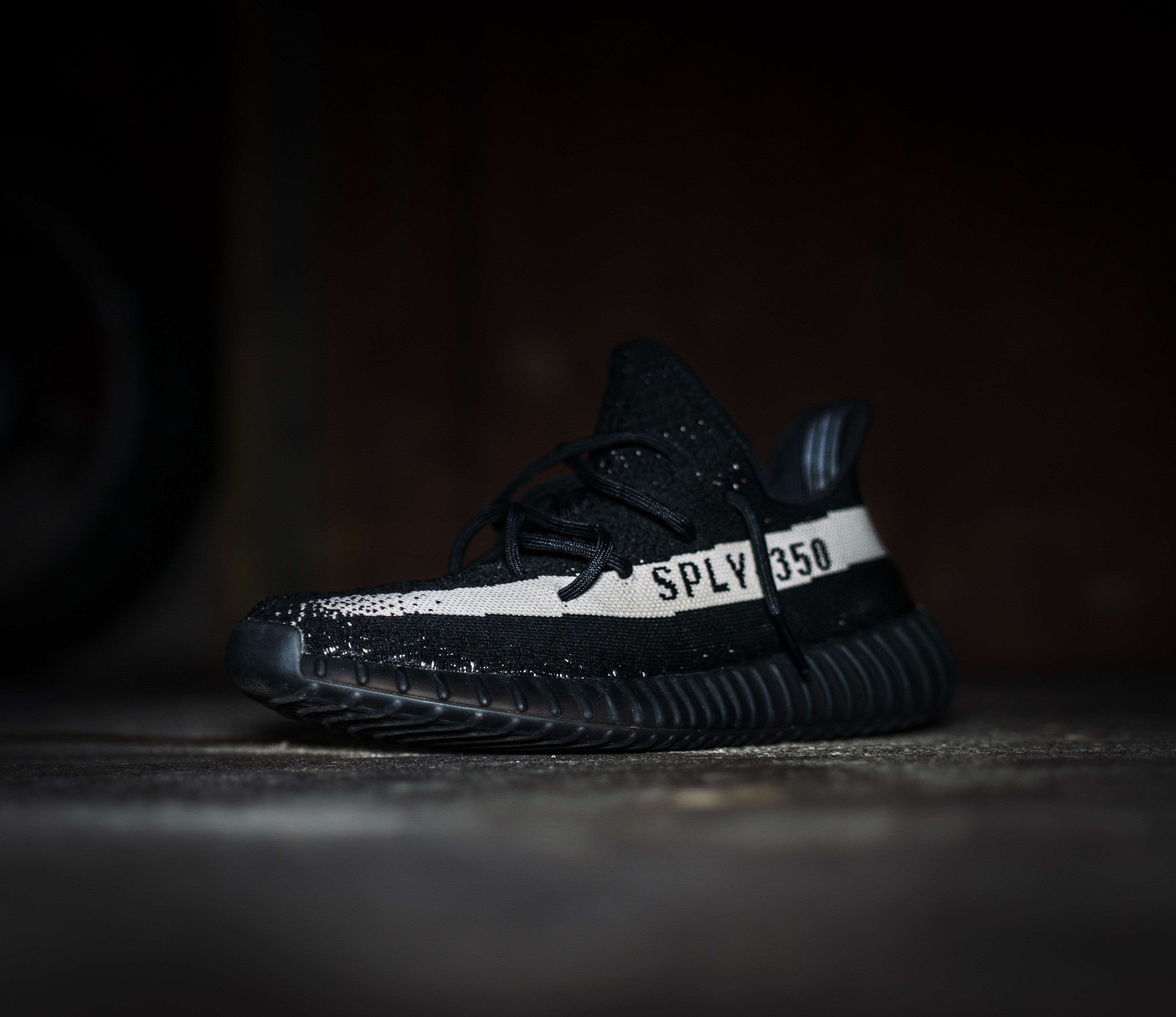 Adidas Yeezy Boost 350 V2 Wallpapers