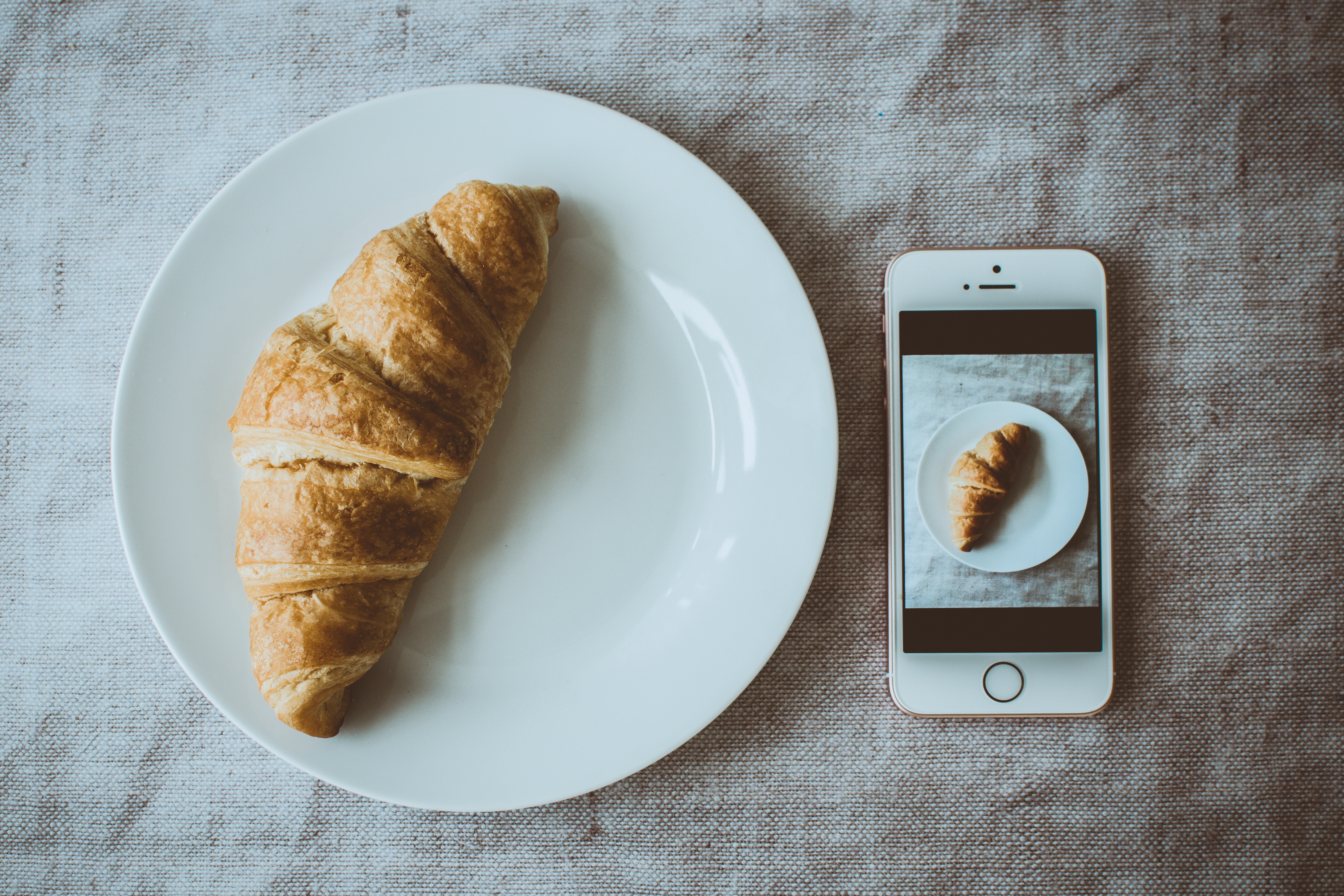 Croissant Wallpapers