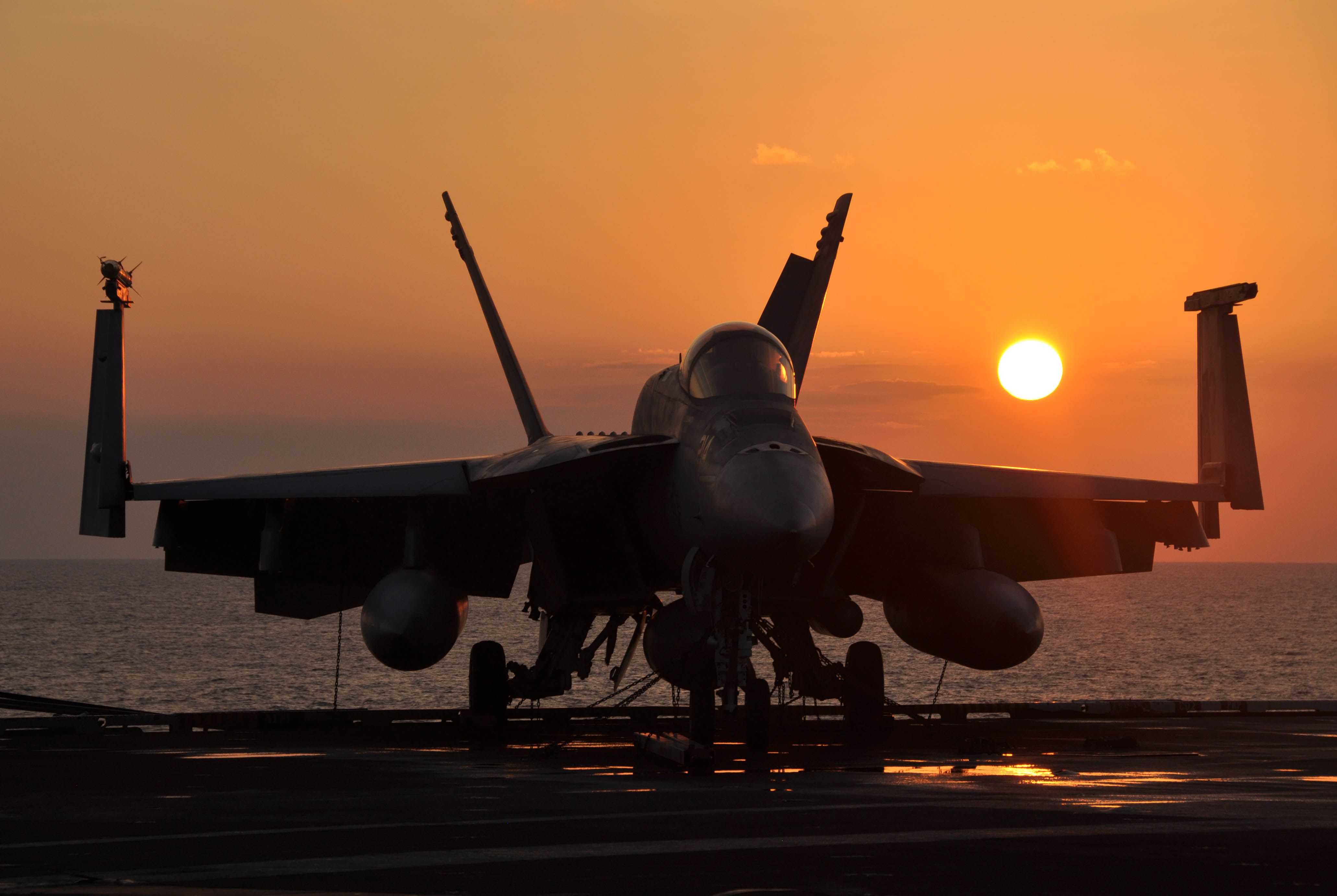 Boeing F/A-18E/F Super Hornet Wallpapers