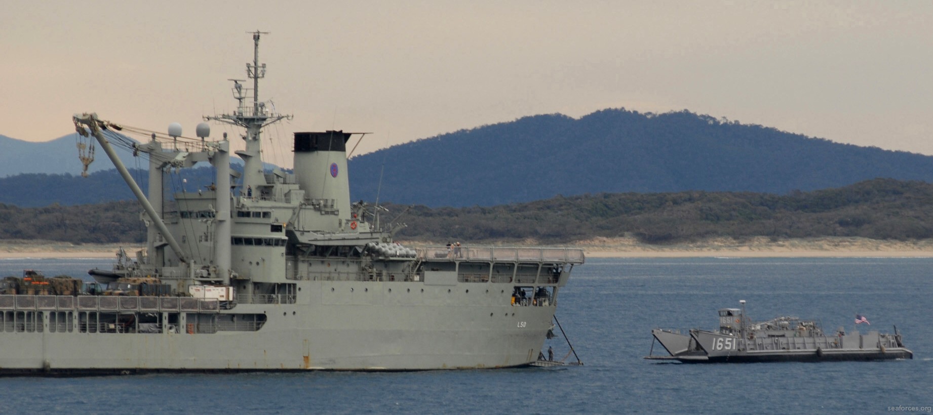 Hmas Tobruk (L50) Wallpapers