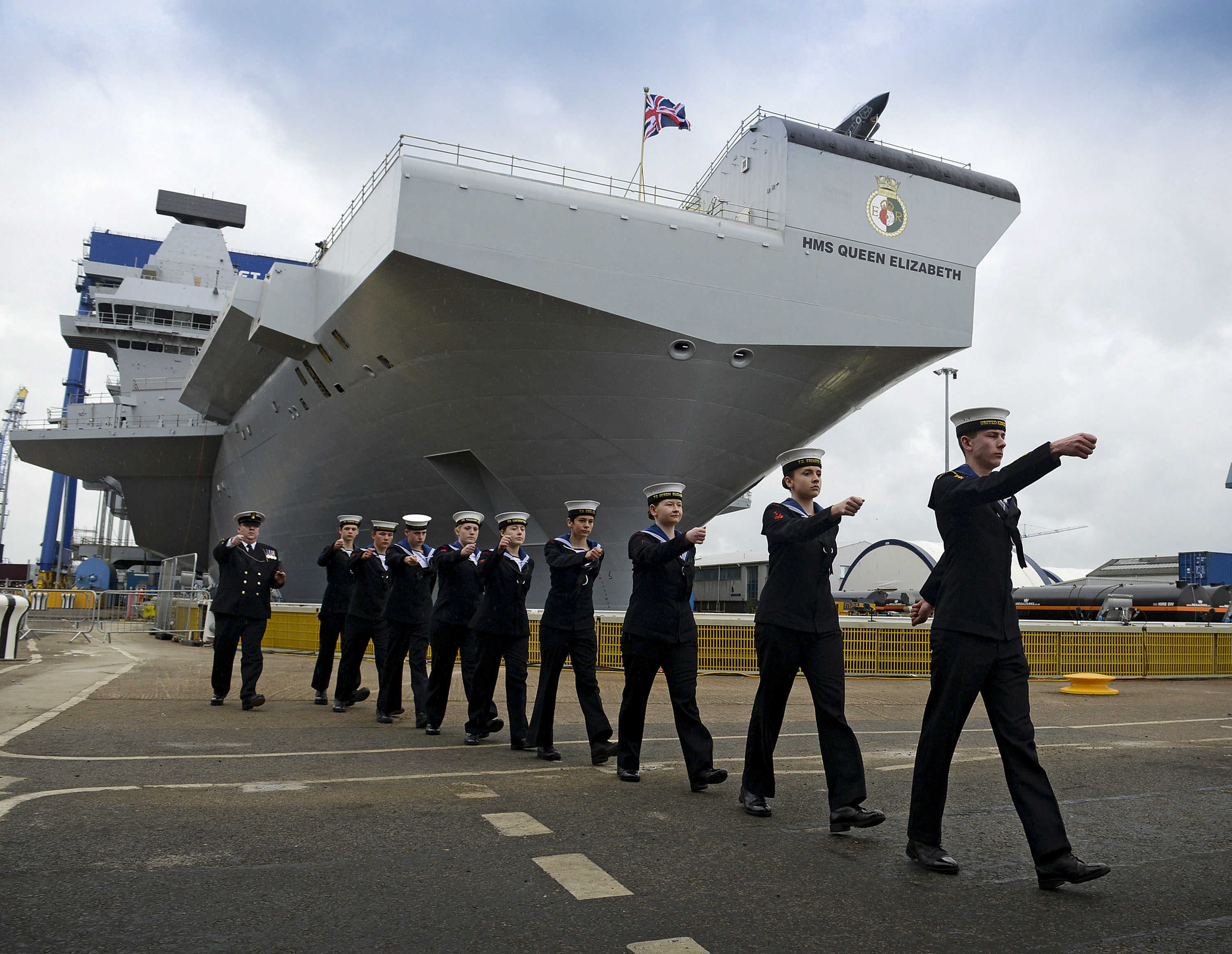 Hms Queen Elizabeth (R08) Wallpapers