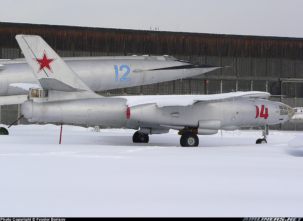 Ilyushin Il-28 Wallpapers