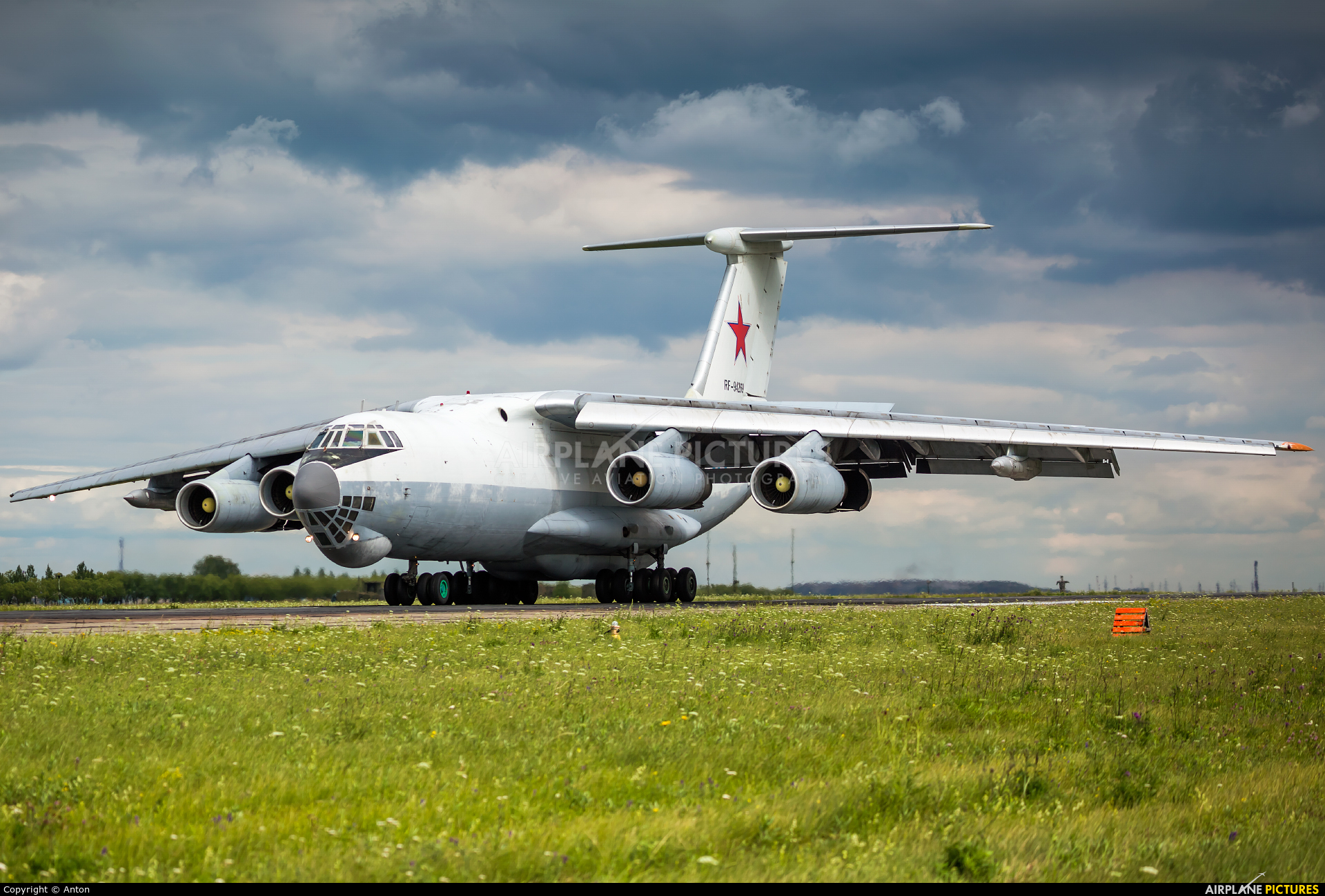 Ilyushin Il-78 Wallpapers