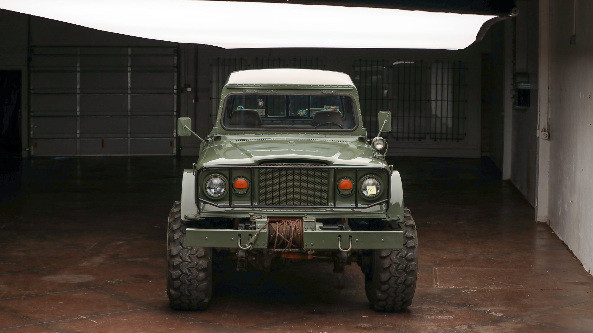 Kaiser Jeep M715 Wallpapers