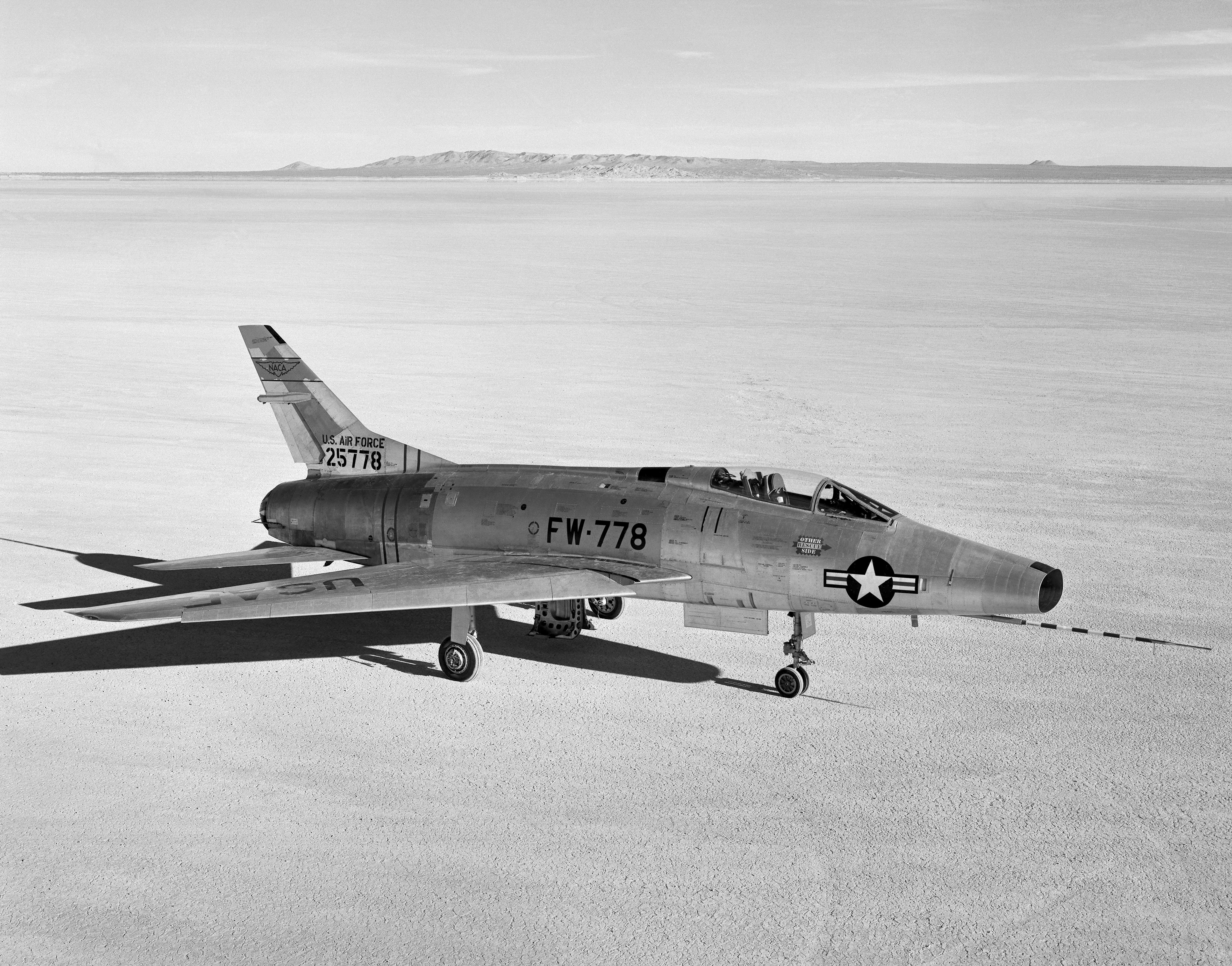 North American F-100 Super Sabre Wallpapers