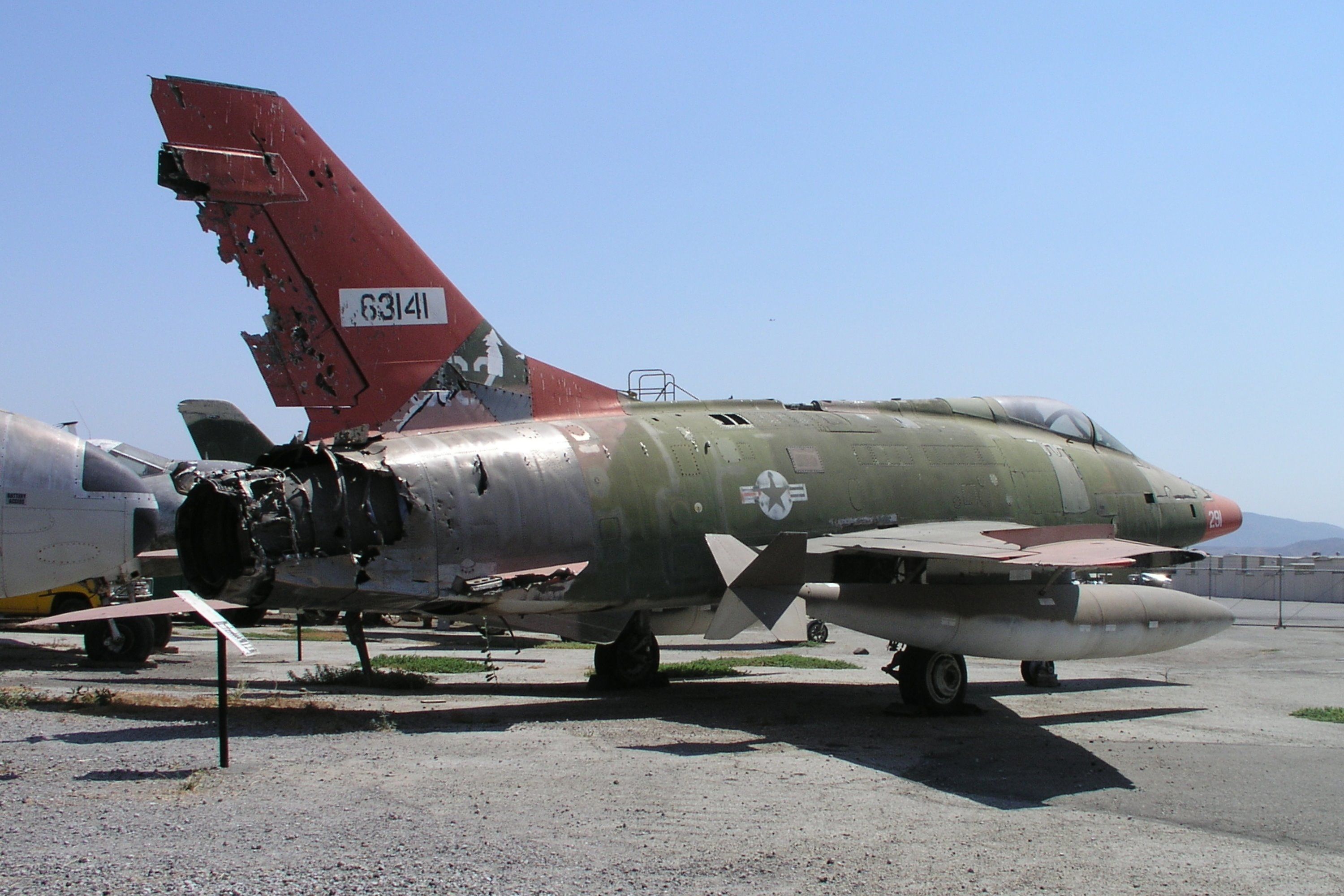 North American F-100 Super Sabre Wallpapers