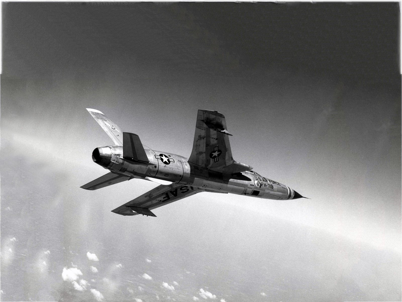 Republic F-105 Thunderchief Wallpapers