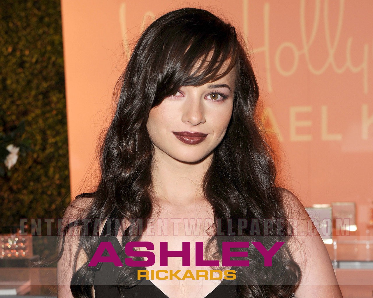 Awkward Actress Ashley Rickards Wallpapers