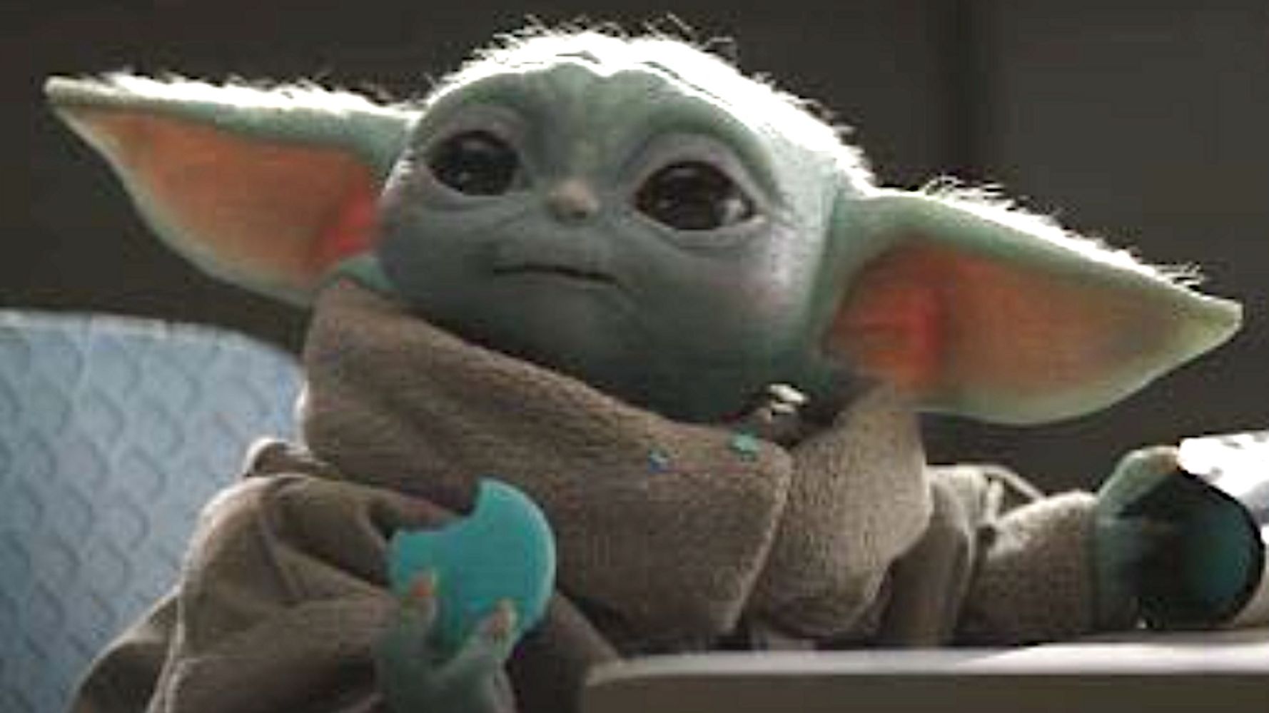 Baby Yoda Eating Oreos Wallpapers