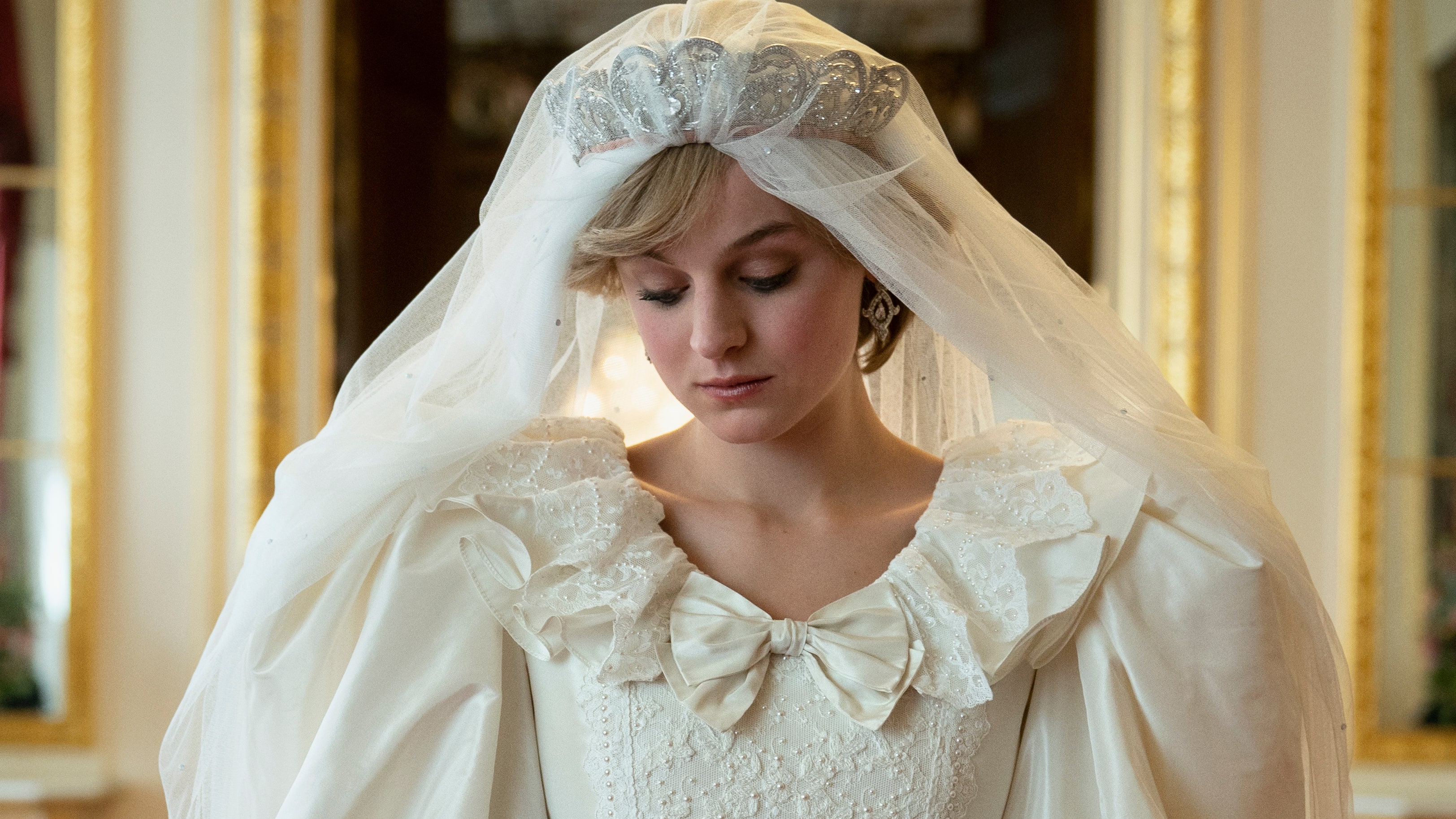 Emma Corrin As Princess Diana Wedding In The Crown Wallpapers